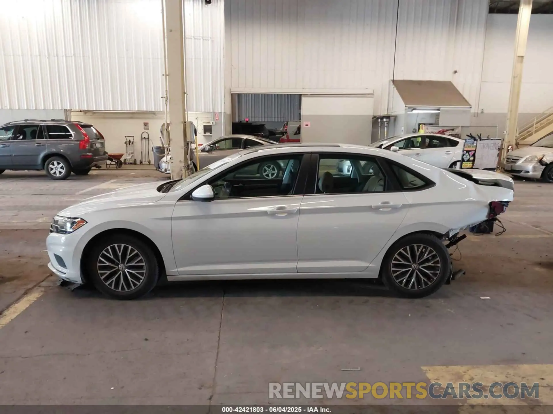 15 Photograph of a damaged car 3VWC57BU9KM084226 VOLKSWAGEN JETTA 2019