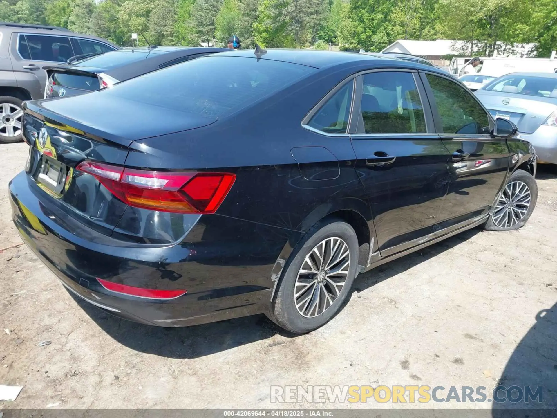 4 Photograph of a damaged car 3VWC57BU9KM158048 VOLKSWAGEN JETTA 2019