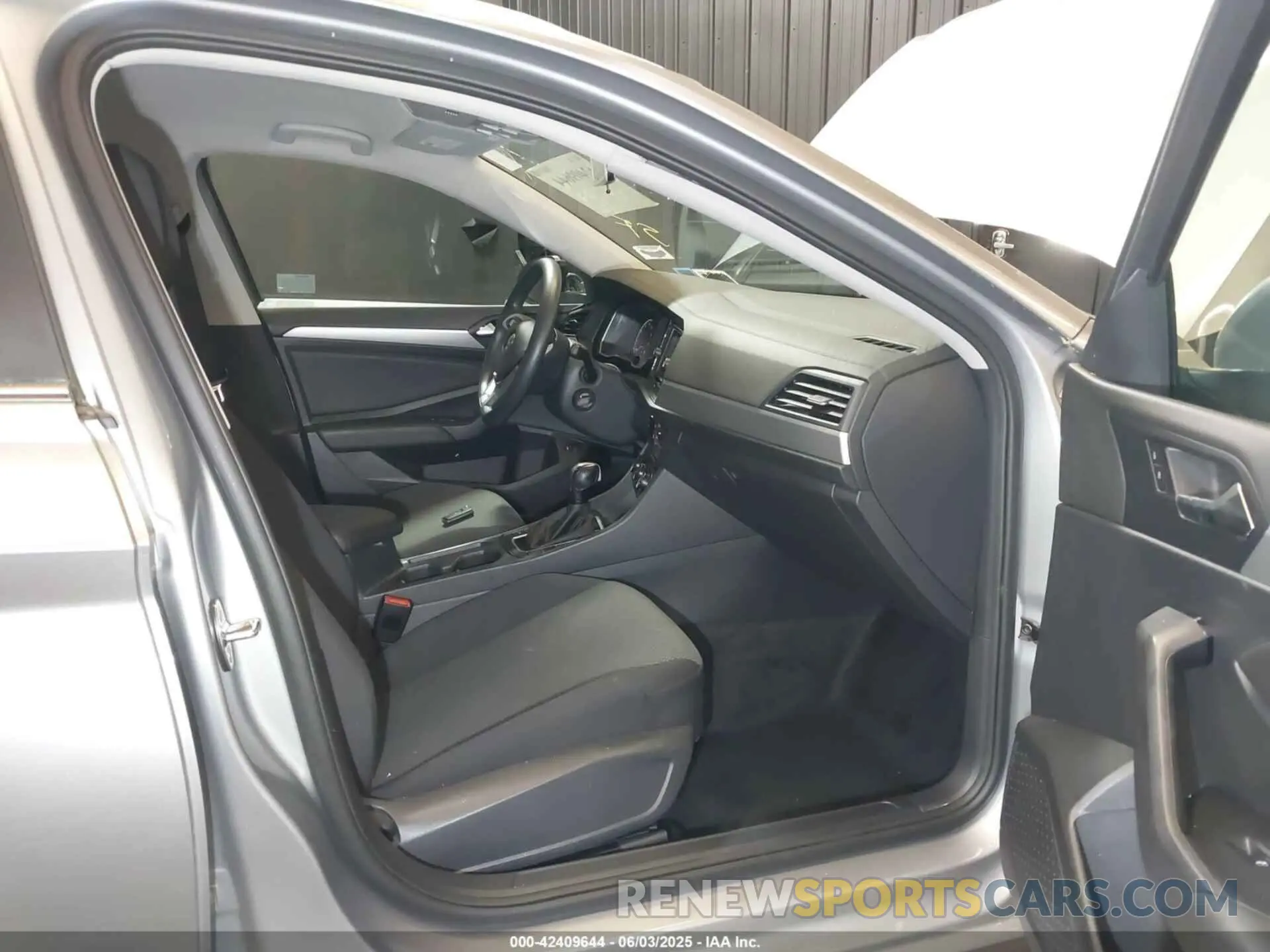 5 Photograph of a damaged car 3VWC57BU9KM228972 VOLKSWAGEN JETTA 2019