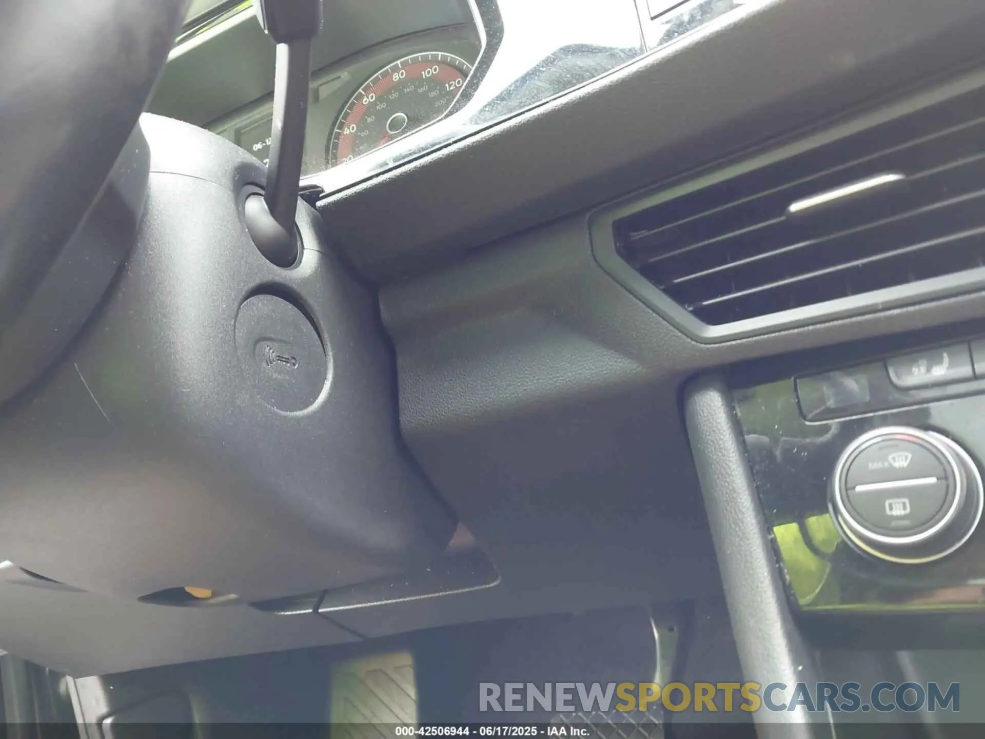 11 Photograph of a damaged car 3VWC57BU9KM231998 VOLKSWAGEN JETTA 2019