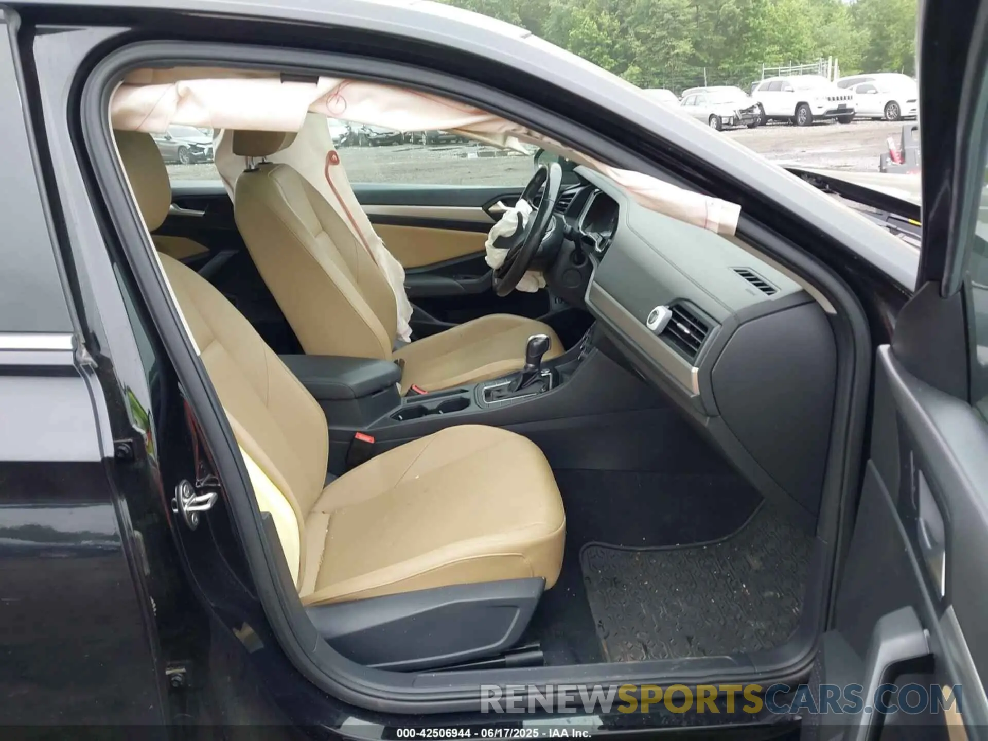 5 Photograph of a damaged car 3VWC57BU9KM231998 VOLKSWAGEN JETTA 2019