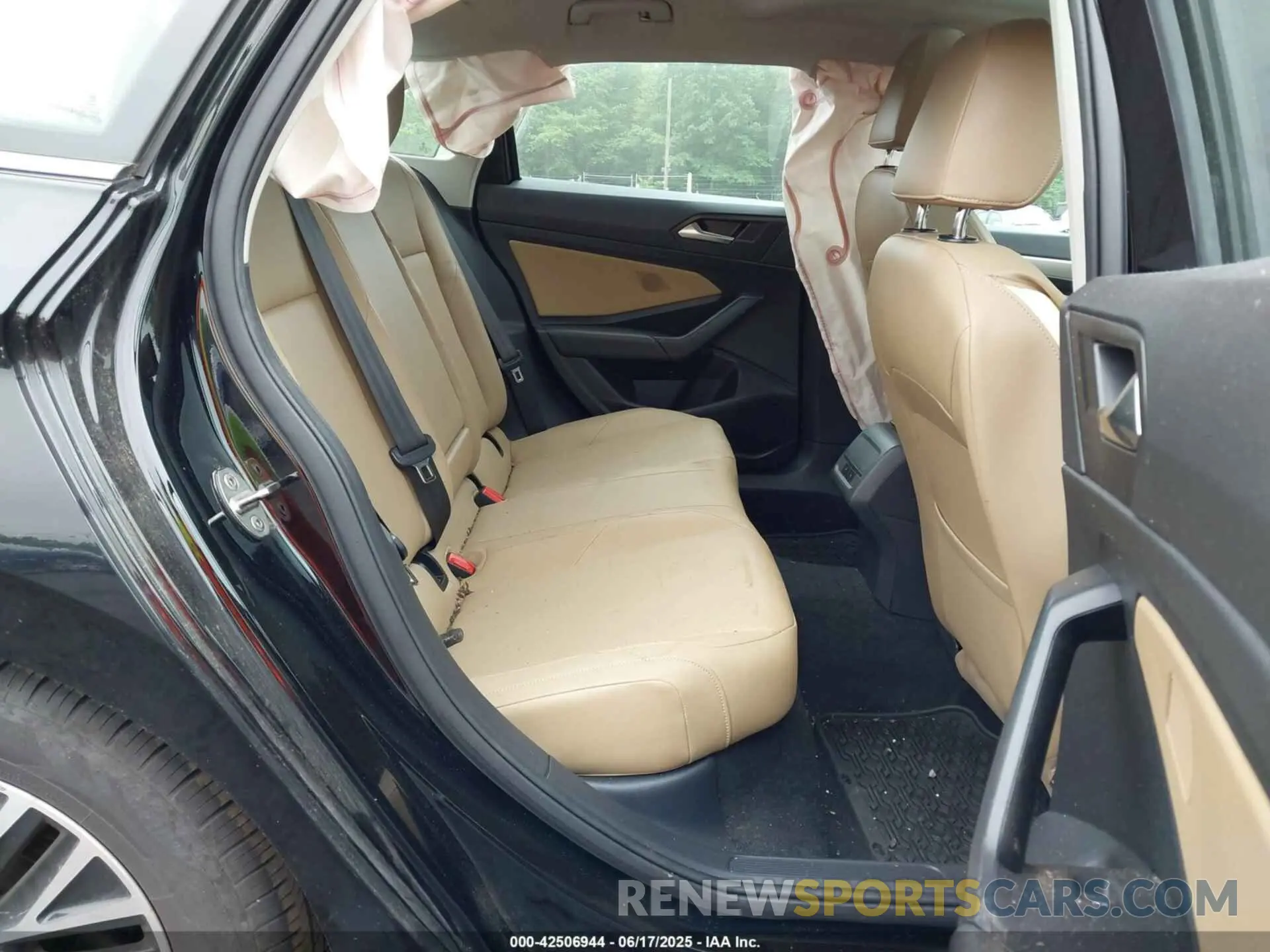 8 Photograph of a damaged car 3VWC57BU9KM231998 VOLKSWAGEN JETTA 2019