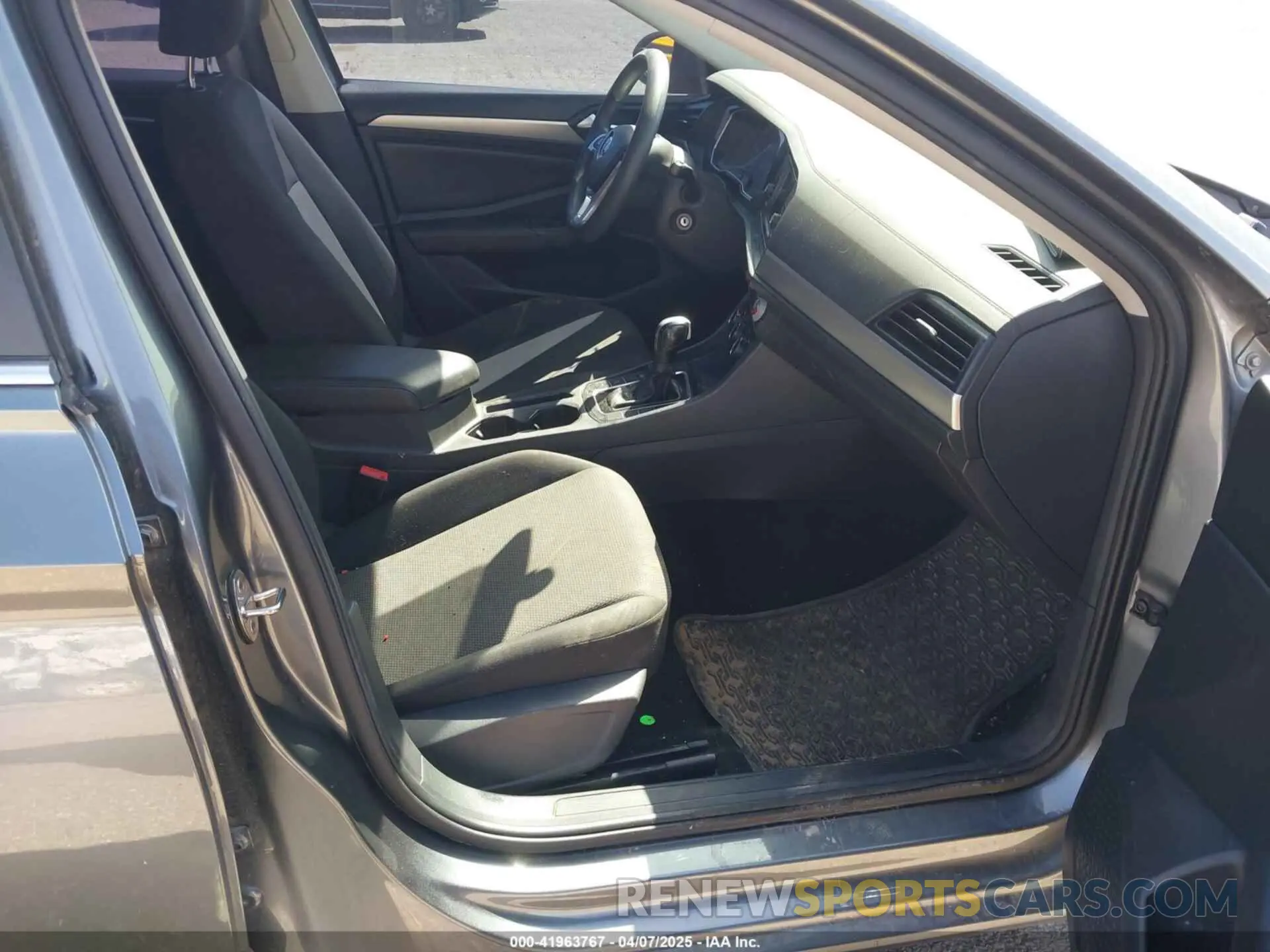 5 Photograph of a damaged car 3VWC57BUXKM023533 VOLKSWAGEN JETTA 2019