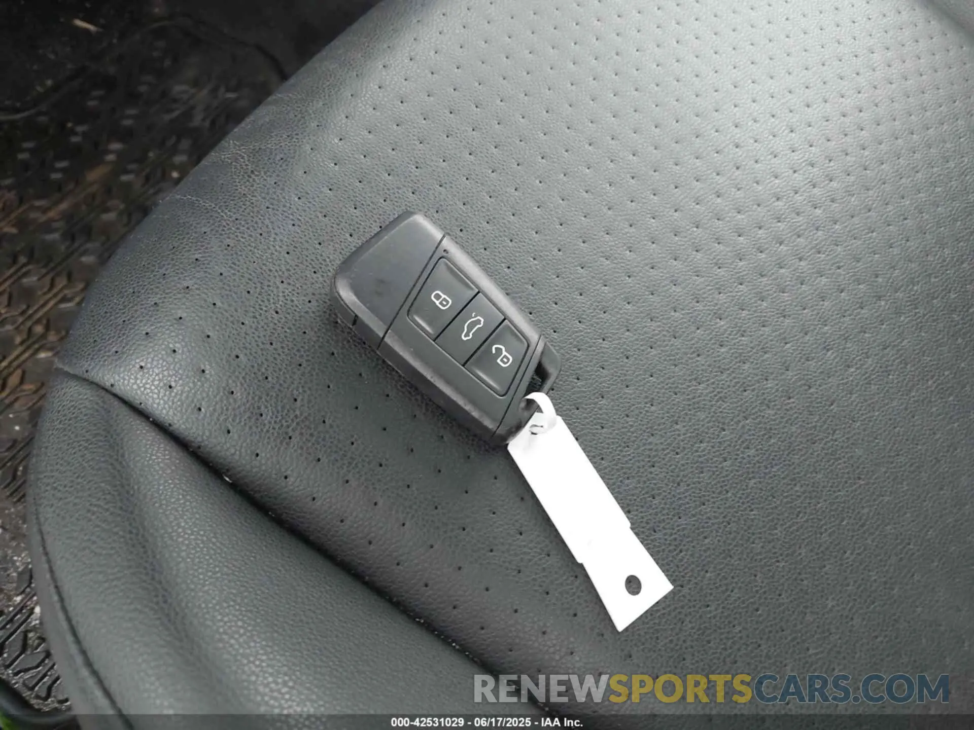 11 Photograph of a damaged car 3VWC57BUXKM068052 VOLKSWAGEN JETTA 2019