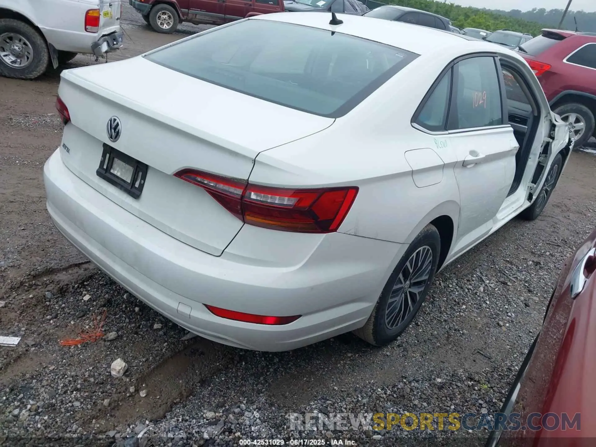 4 Photograph of a damaged car 3VWC57BUXKM068052 VOLKSWAGEN JETTA 2019