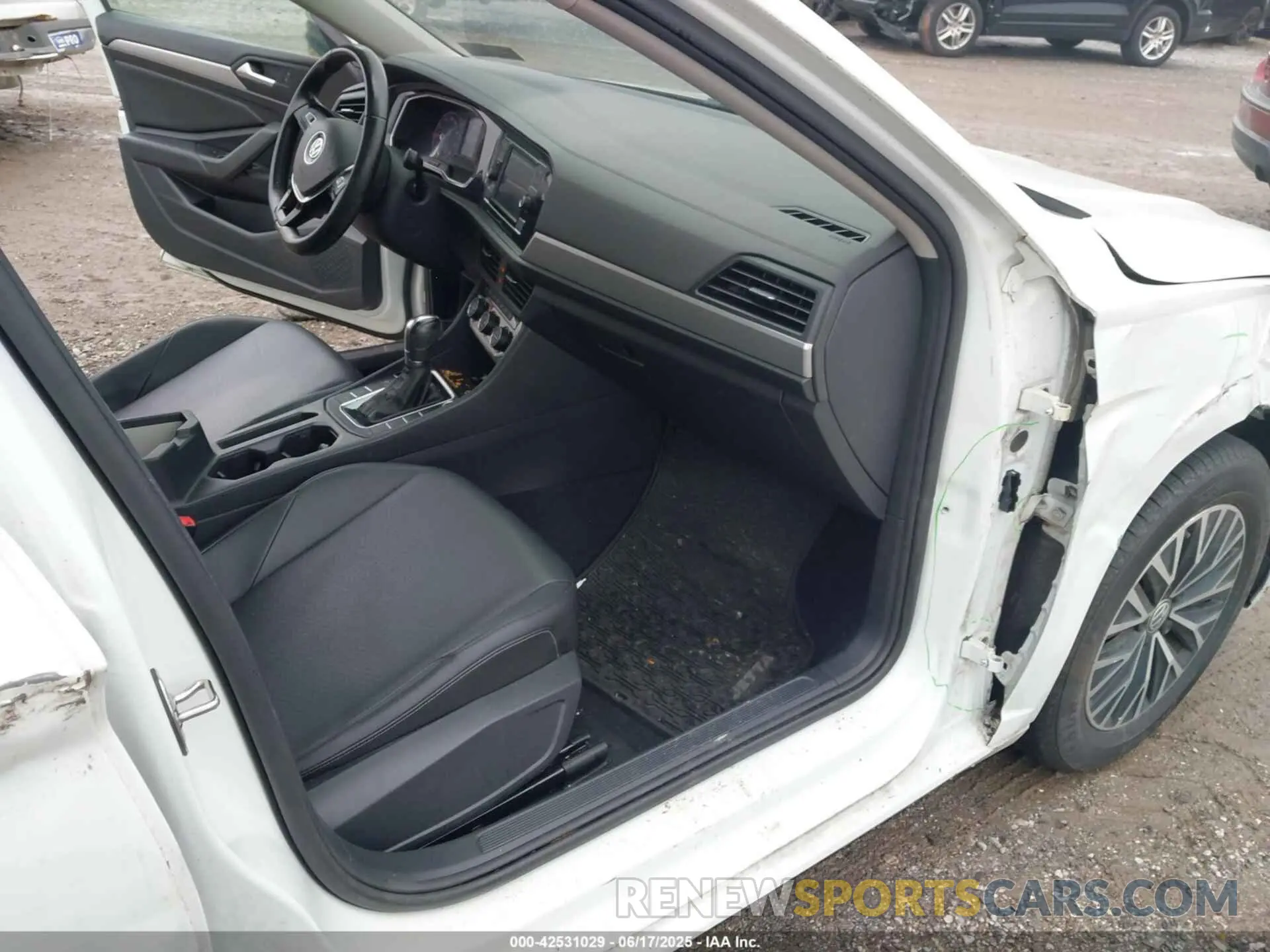 5 Photograph of a damaged car 3VWC57BUXKM068052 VOLKSWAGEN JETTA 2019