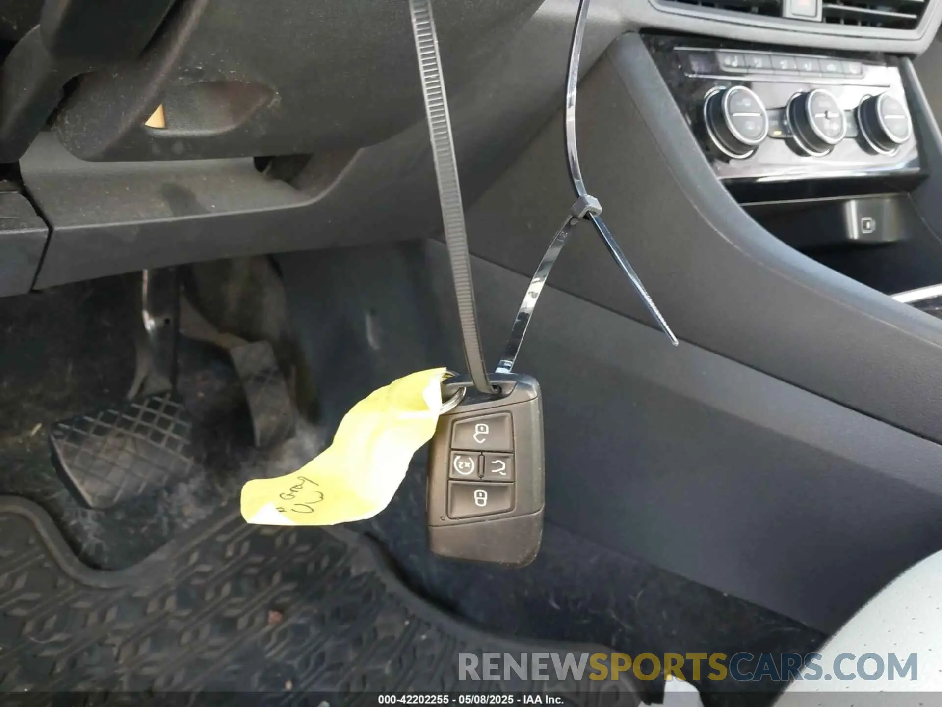11 Photograph of a damaged car 3VWC57BUXKM224865 VOLKSWAGEN JETTA 2019