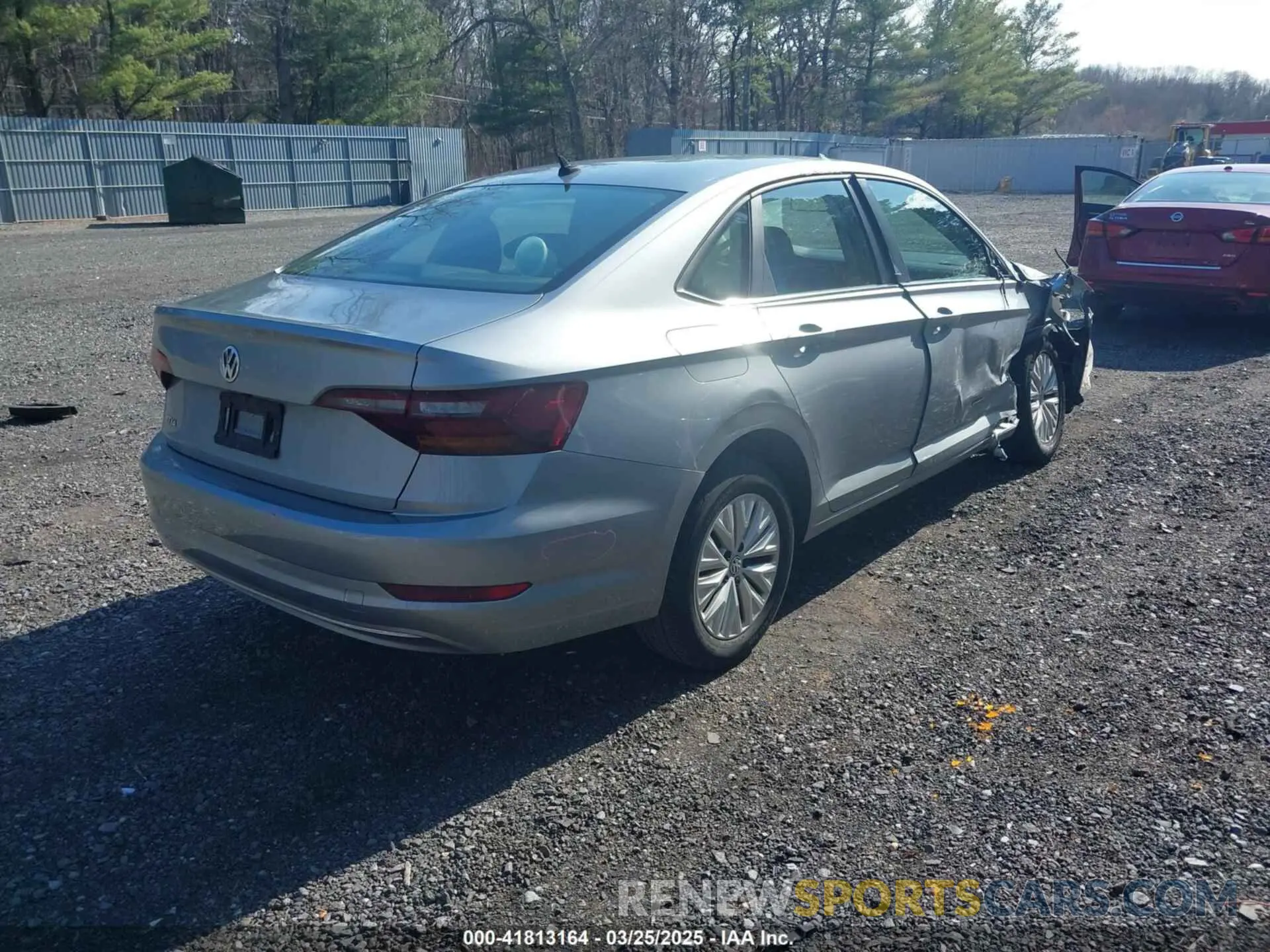 4 Photograph of a damaged car 3VWC57BUXKM242671 VOLKSWAGEN JETTA 2019