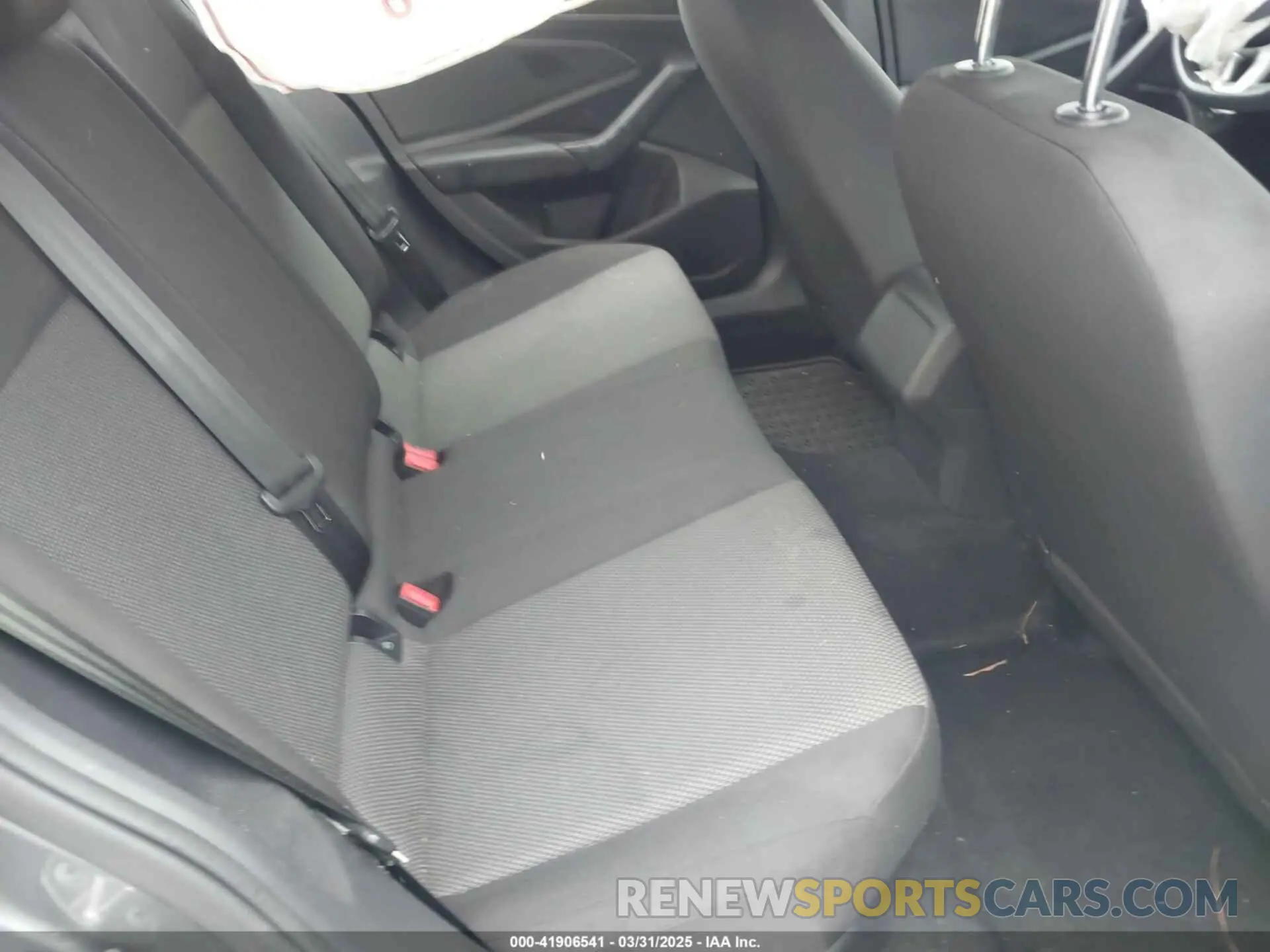 8 Photograph of a damaged car 3VWCB7BU0KM128252 VOLKSWAGEN JETTA 2019