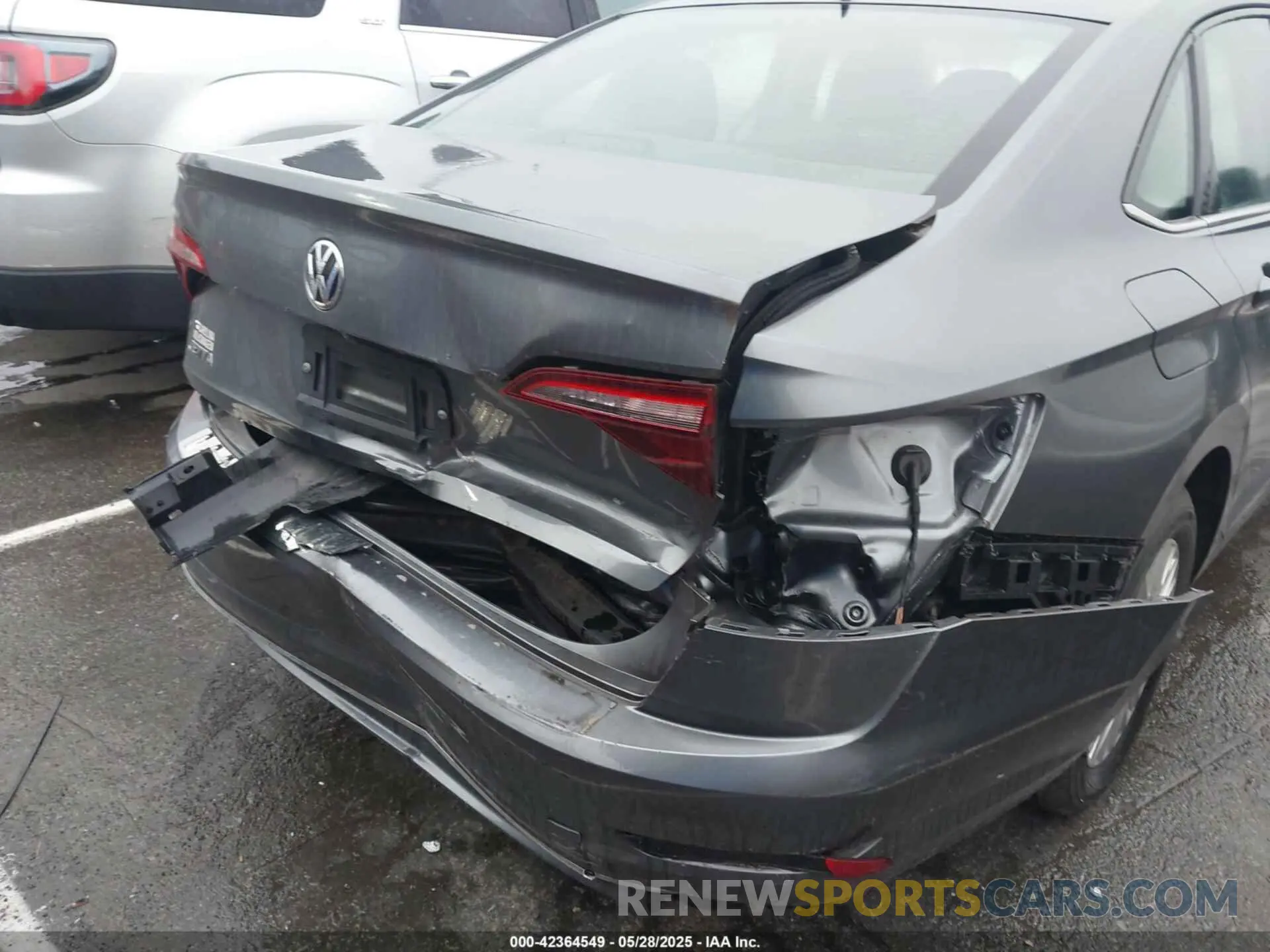 17 Photograph of a damaged car 3VWCB7BU0KM200275 VOLKSWAGEN JETTA 2019