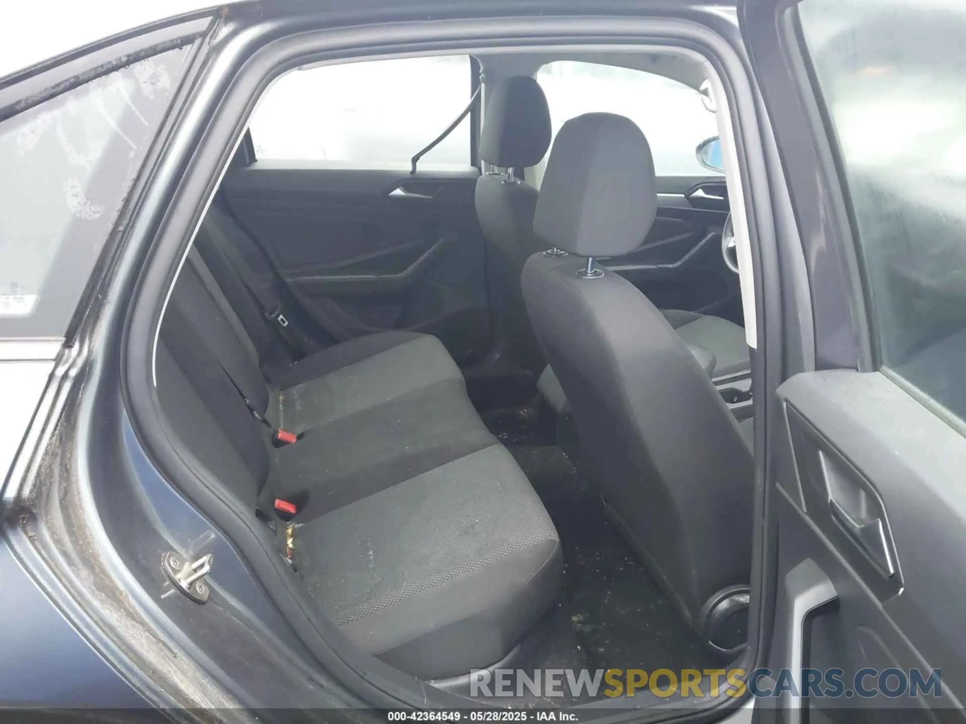 8 Photograph of a damaged car 3VWCB7BU0KM200275 VOLKSWAGEN JETTA 2019