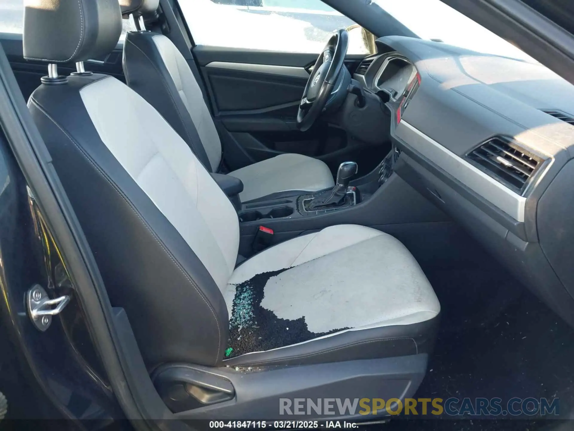 5 Photograph of a damaged car 3VWCB7BU0KM262890 VOLKSWAGEN JETTA 2019