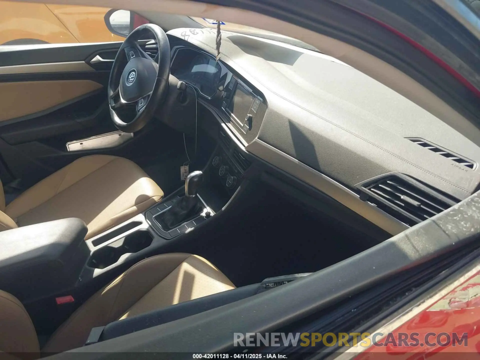 5 Photograph of a damaged car 3VWCB7BU1KM228828 VOLKSWAGEN JETTA 2019
