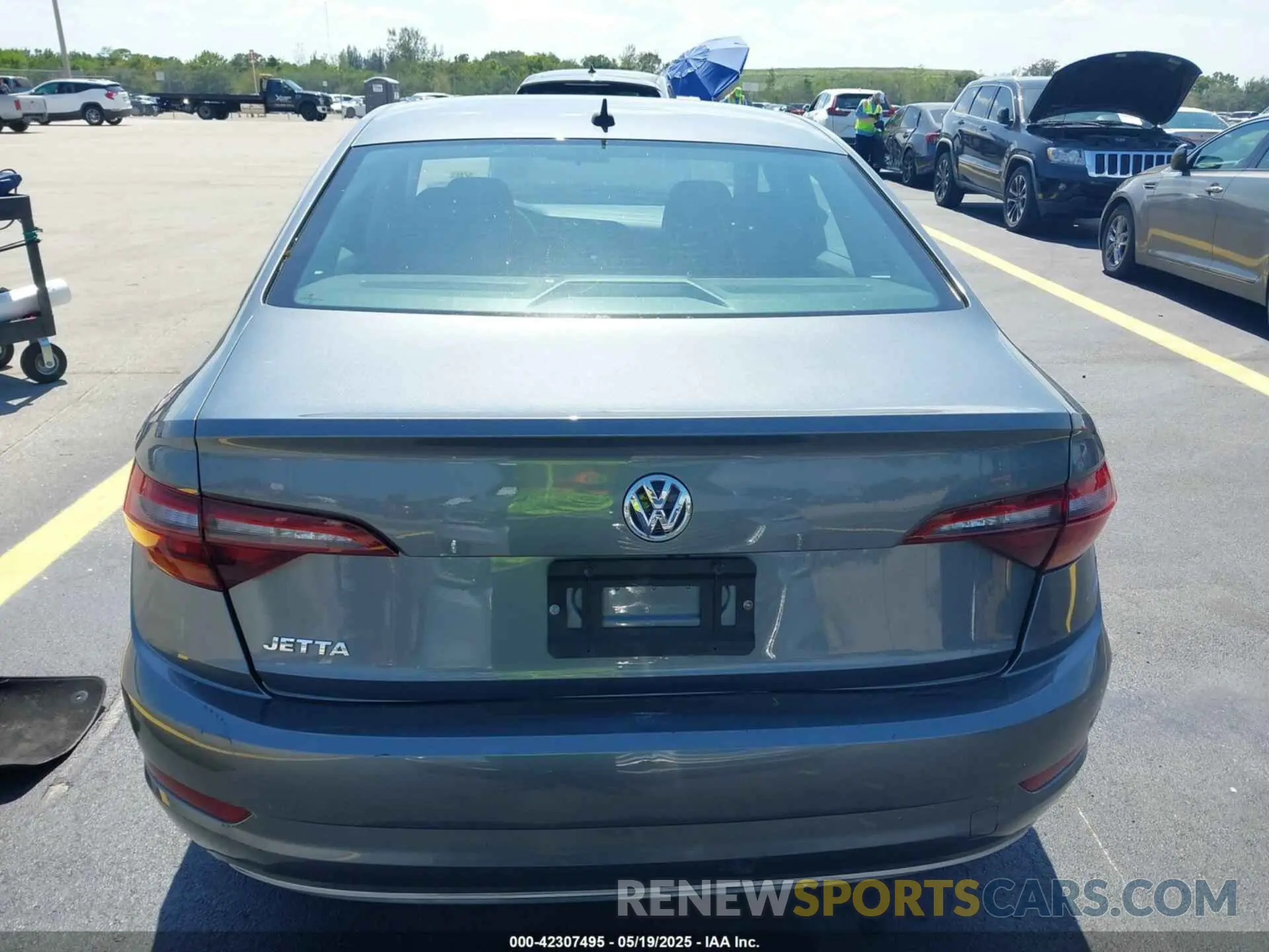 16 Photograph of a damaged car 3VWCB7BU2KM126146 VOLKSWAGEN JETTA 2019