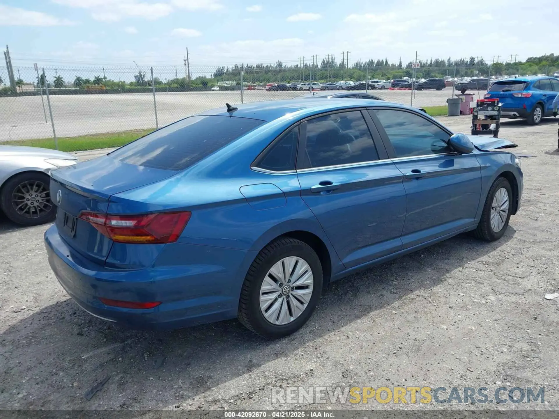 4 Photograph of a damaged car 3VWCB7BU3KM138600 VOLKSWAGEN JETTA 2019