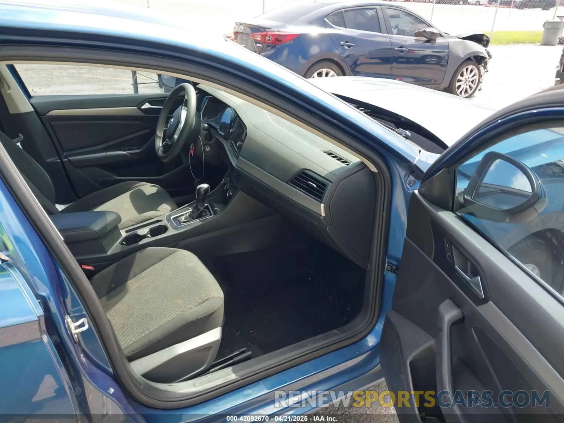 5 Photograph of a damaged car 3VWCB7BU3KM138600 VOLKSWAGEN JETTA 2019