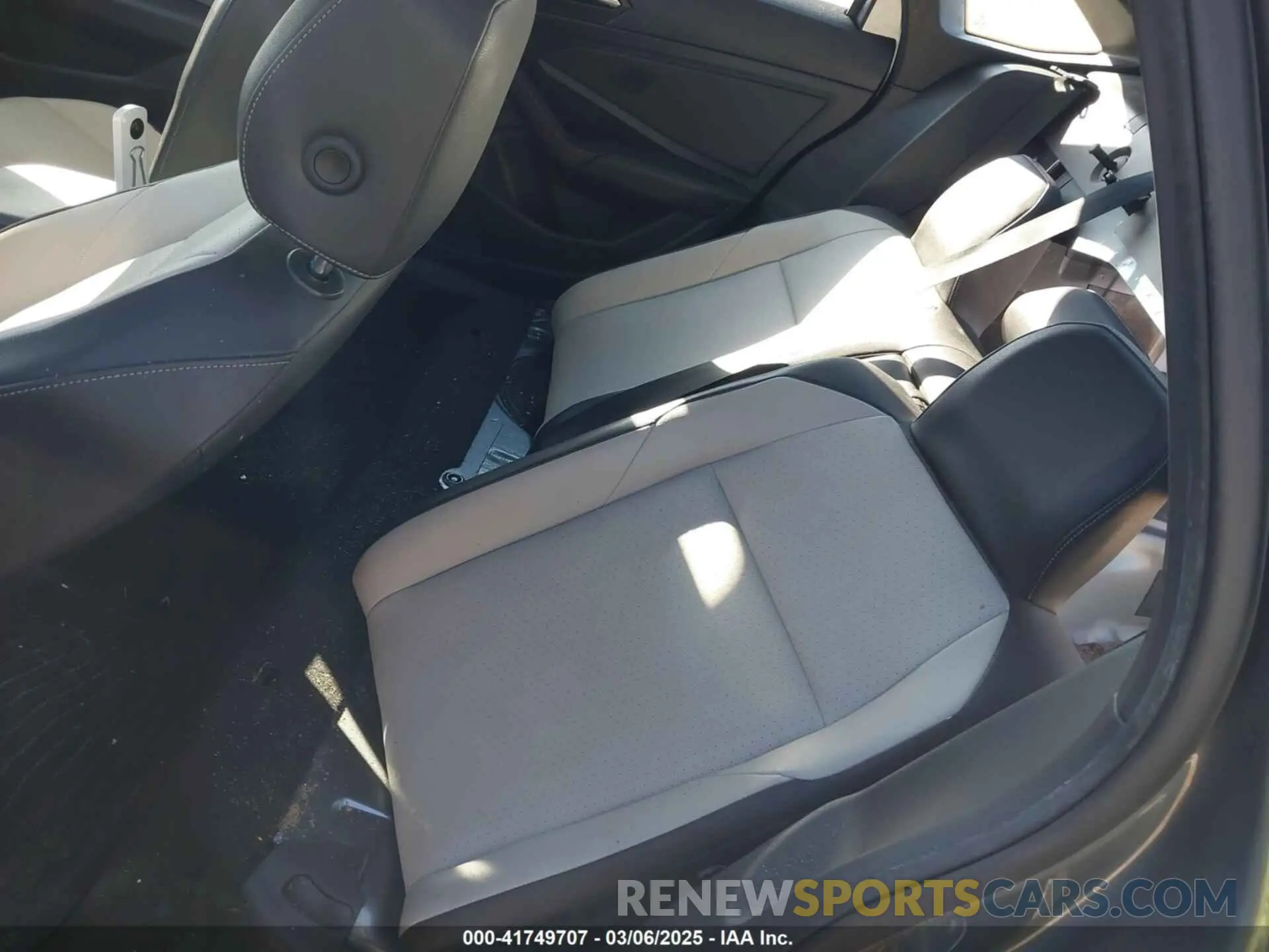21 Photograph of a damaged car 3VWCB7BU3KM202358 VOLKSWAGEN JETTA 2019