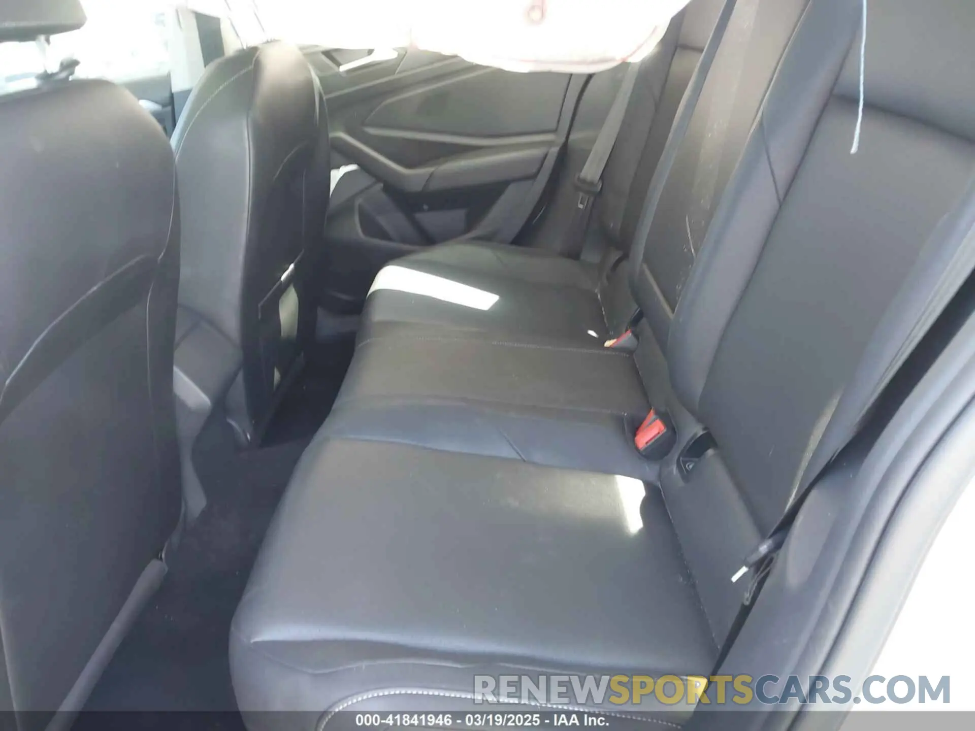 8 Photograph of a damaged car 3VWCB7BU4KM164316 VOLKSWAGEN JETTA 2019
