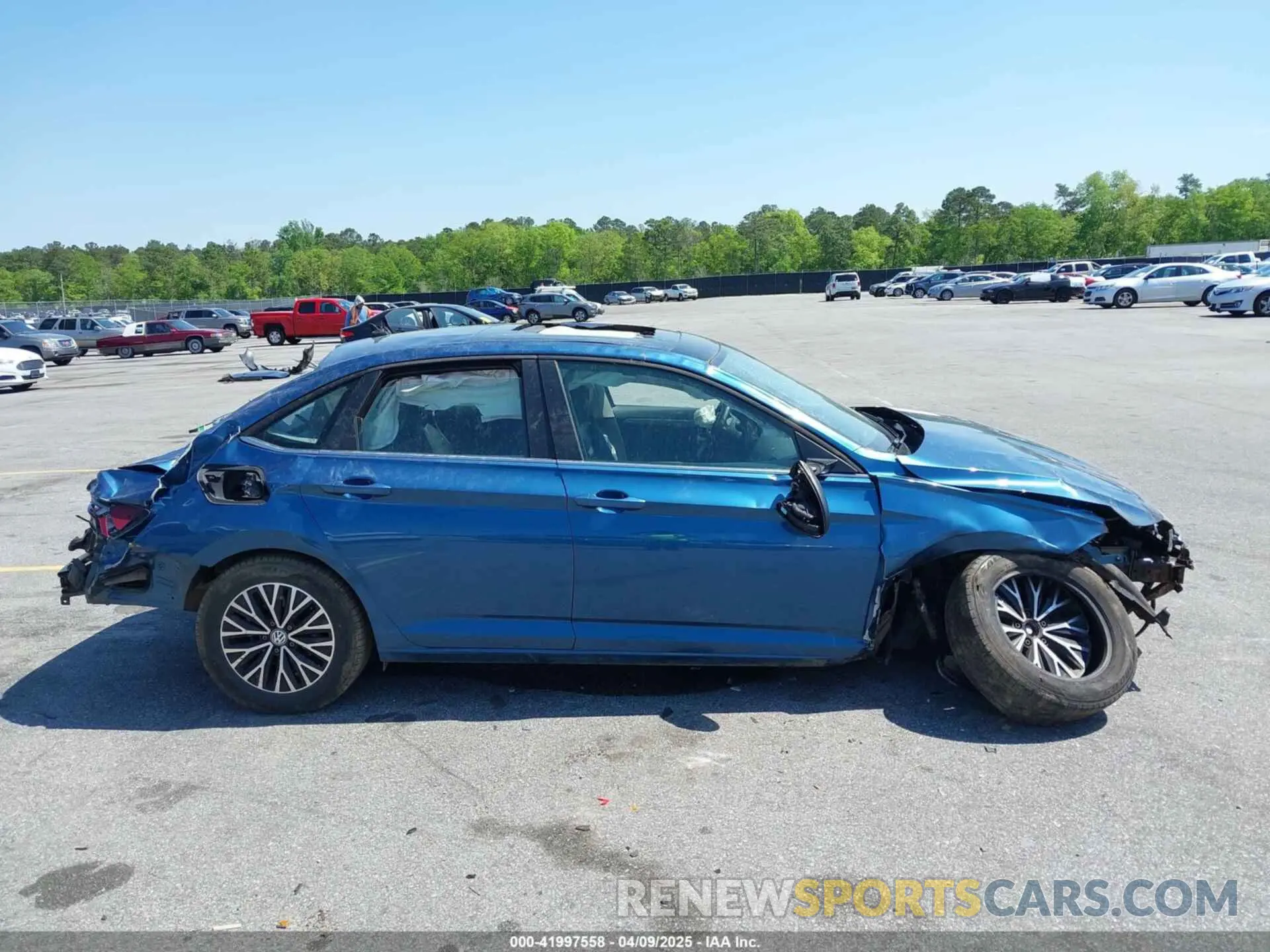 12 Photograph of a damaged car 3VWCB7BU4KM172738 VOLKSWAGEN JETTA 2019