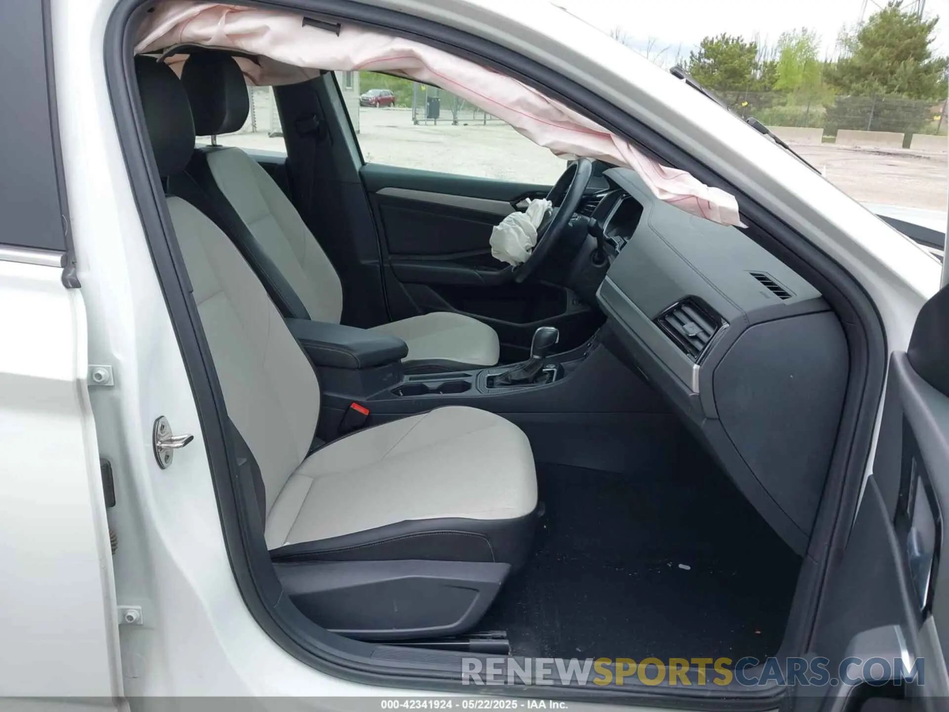 5 Photograph of a damaged car 3VWCB7BU4KM190205 VOLKSWAGEN JETTA 2019