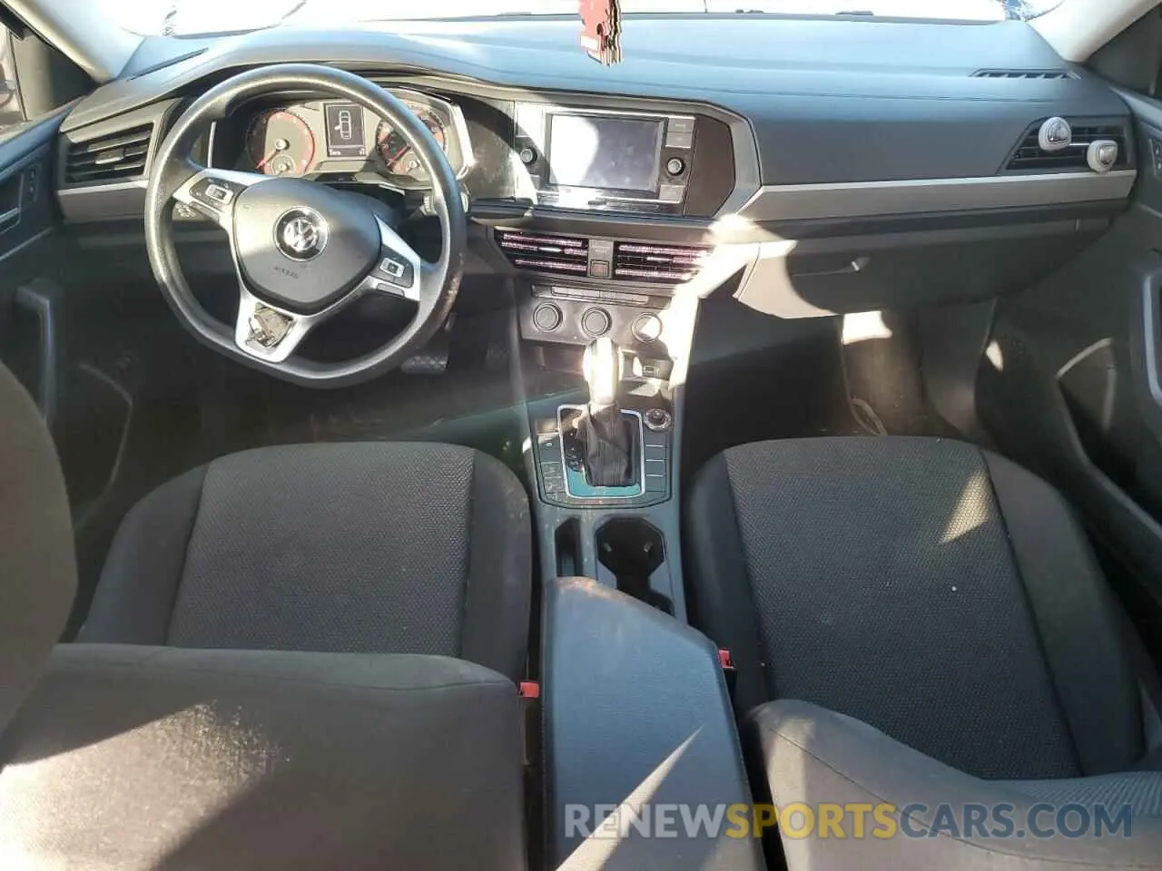 8 Photograph of a damaged car 3VWCB7BU4KM265825 VOLKSWAGEN JETTA 2019