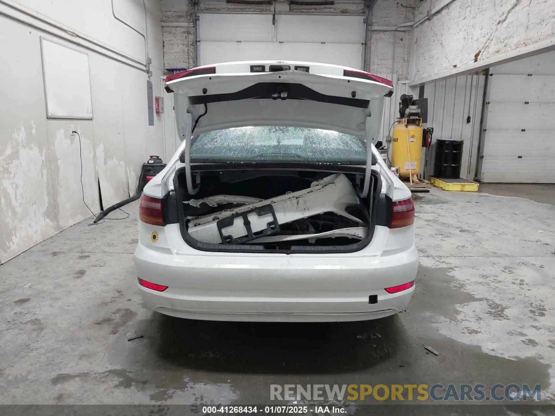 17 Photograph of a damaged car 3VWCB7BU5KM174062 VOLKSWAGEN JETTA 2019