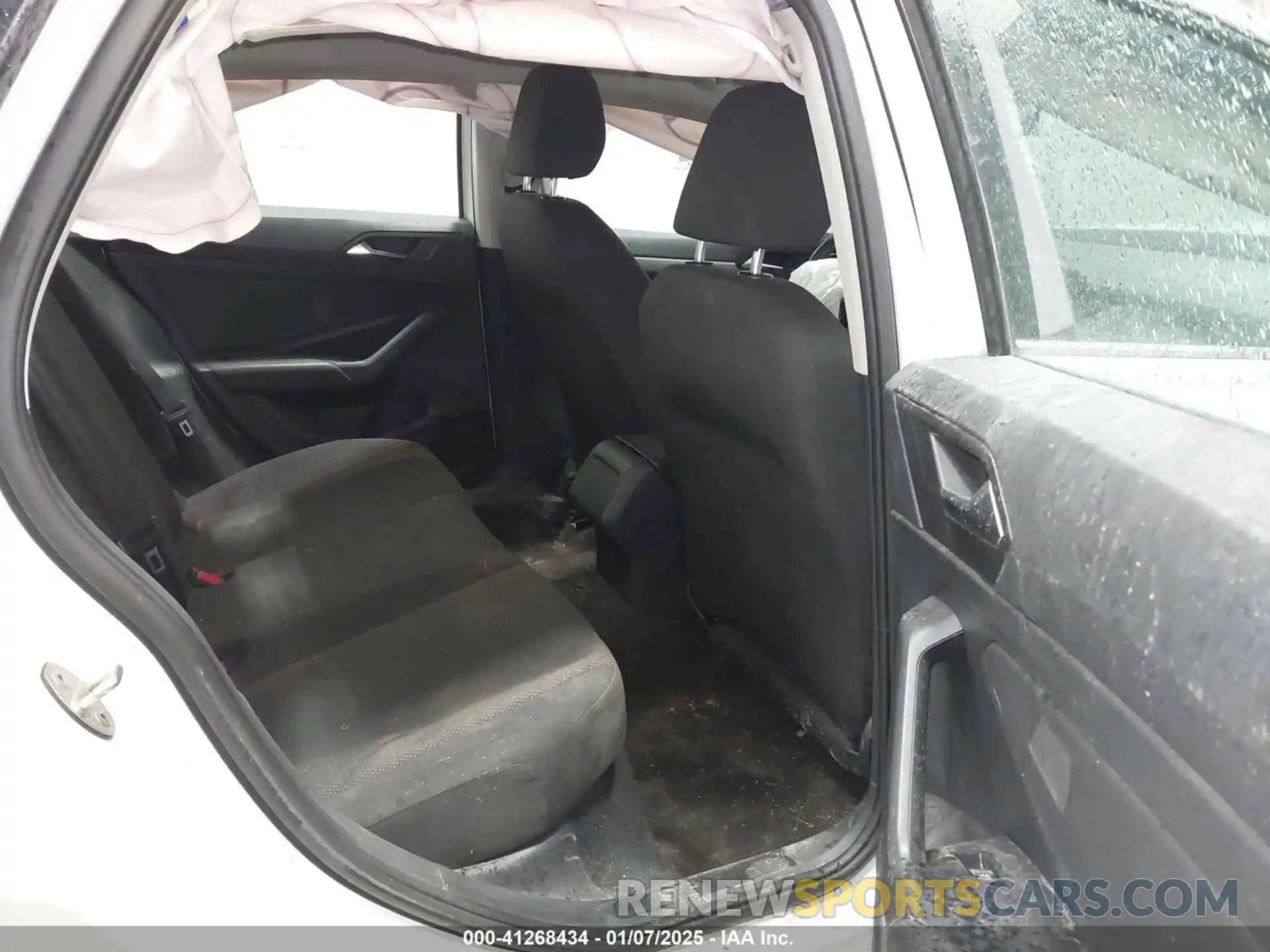 8 Photograph of a damaged car 3VWCB7BU5KM174062 VOLKSWAGEN JETTA 2019