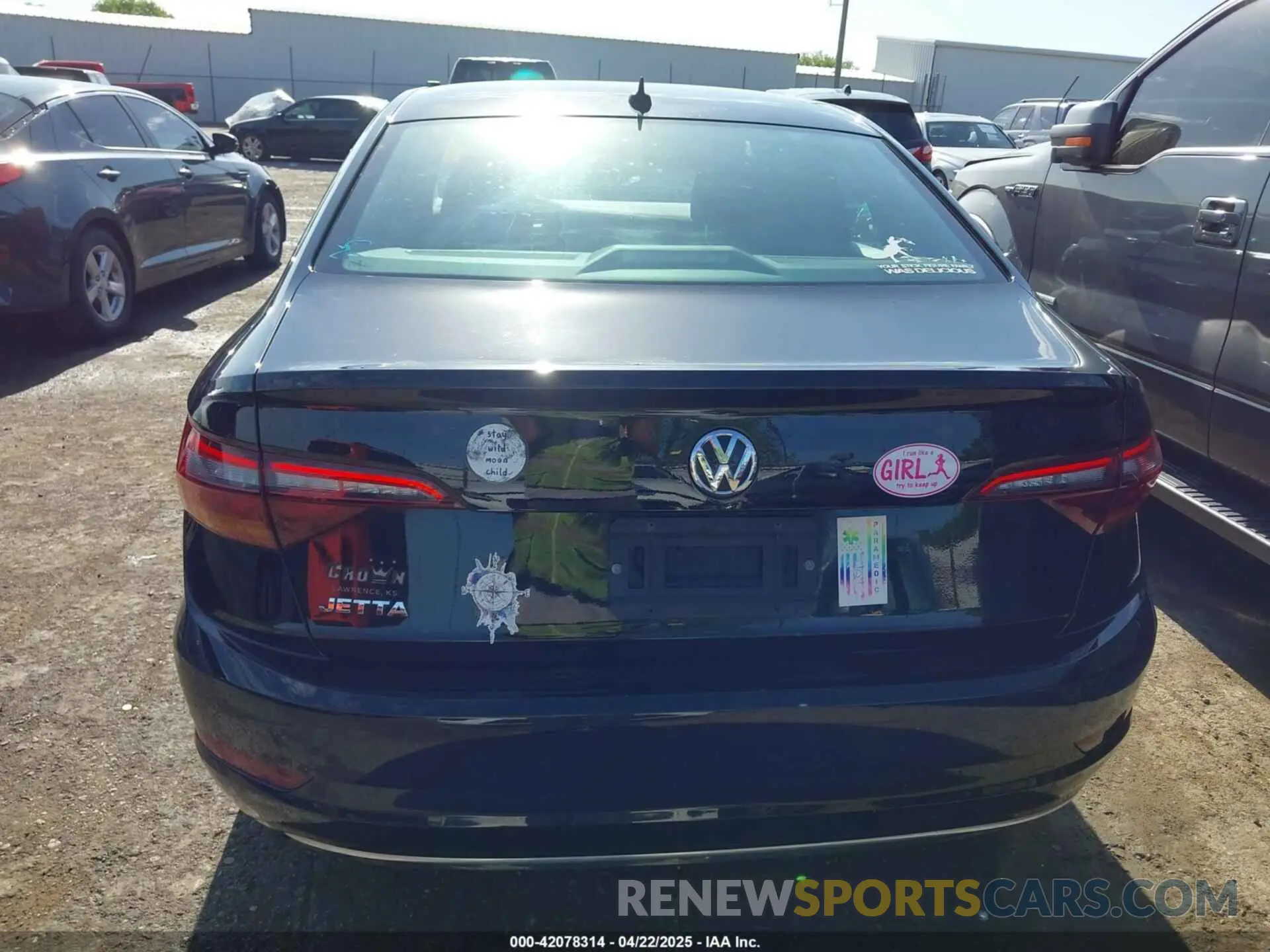 16 Photograph of a damaged car 3VWCB7BU5KM214639 VOLKSWAGEN JETTA 2019