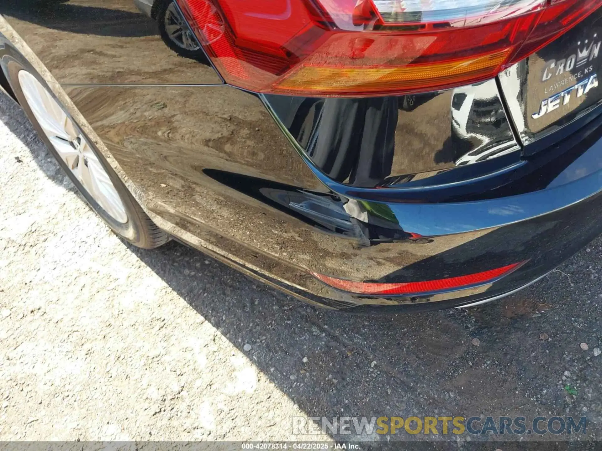 17 Photograph of a damaged car 3VWCB7BU5KM214639 VOLKSWAGEN JETTA 2019