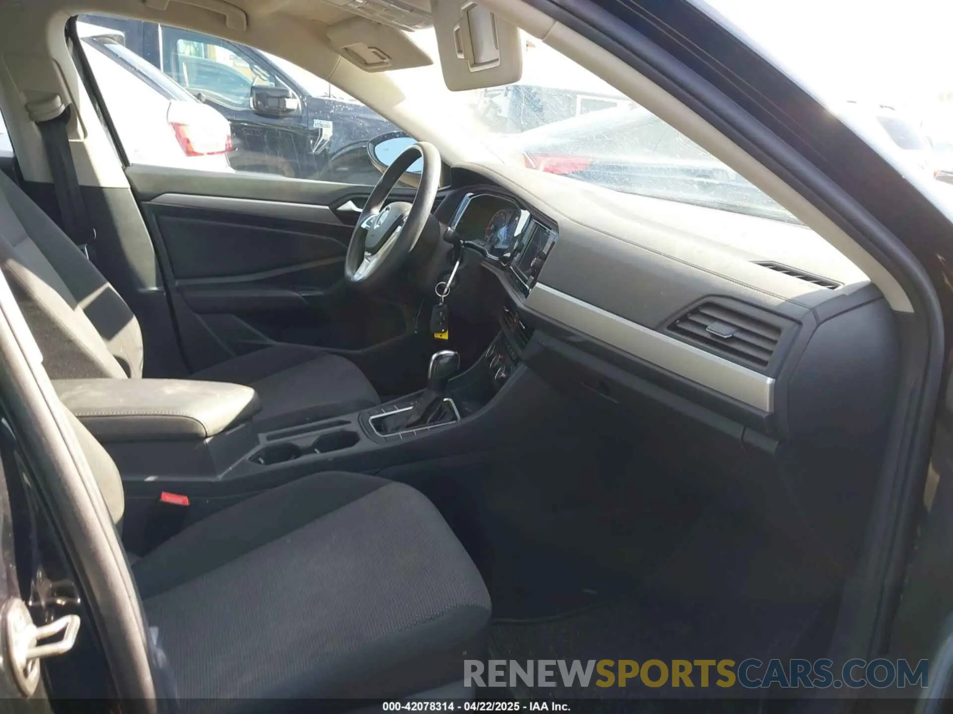 5 Photograph of a damaged car 3VWCB7BU5KM214639 VOLKSWAGEN JETTA 2019