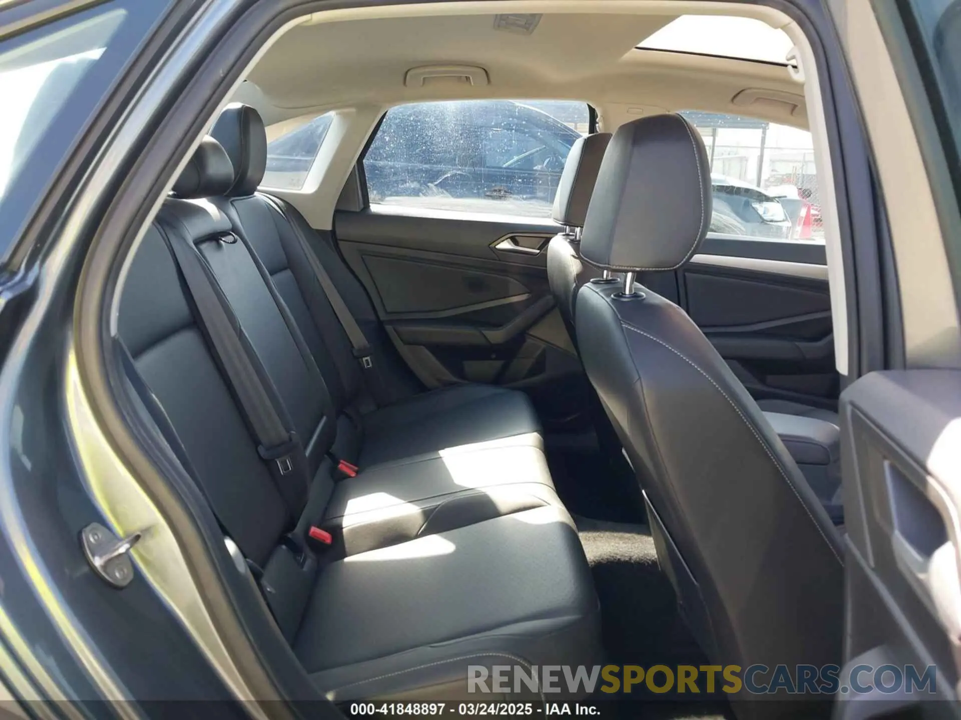 8 Photograph of a damaged car 3VWCB7BU5KM224829 VOLKSWAGEN JETTA 2019