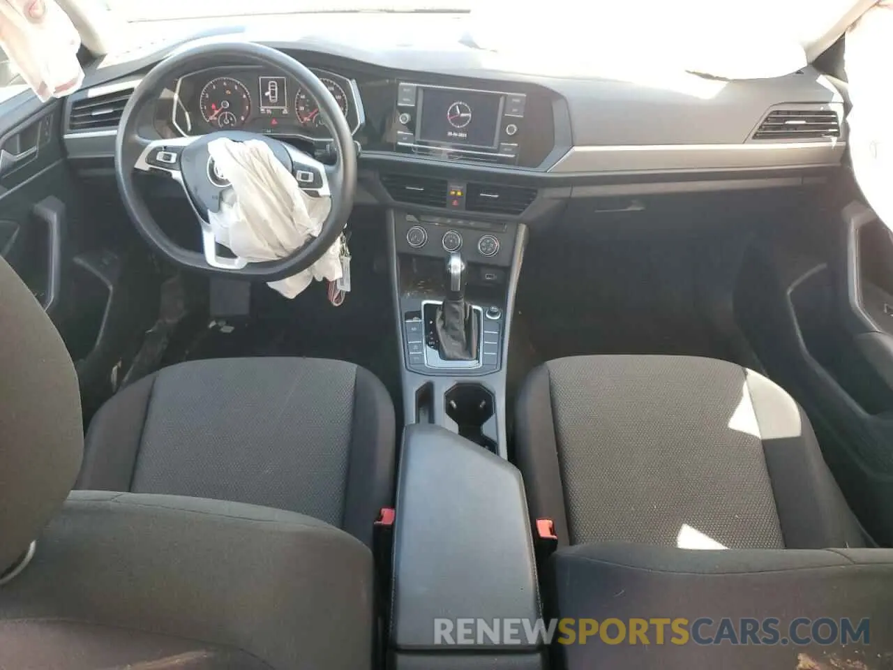 8 Photograph of a damaged car 3VWCB7BU5KM243655 VOLKSWAGEN JETTA 2019