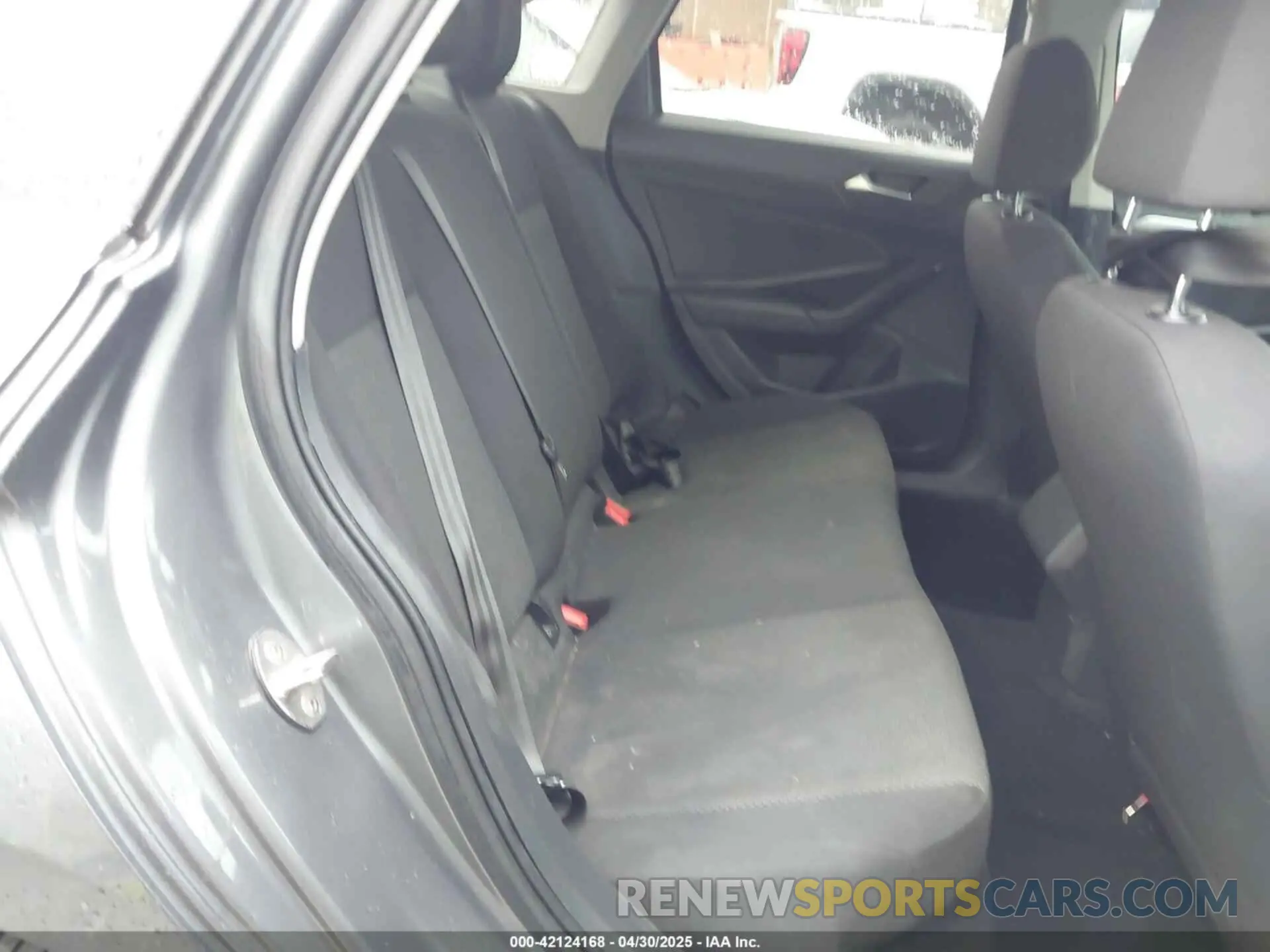 8 Photograph of a damaged car 3VWCB7BU7KM139071 VOLKSWAGEN JETTA 2019
