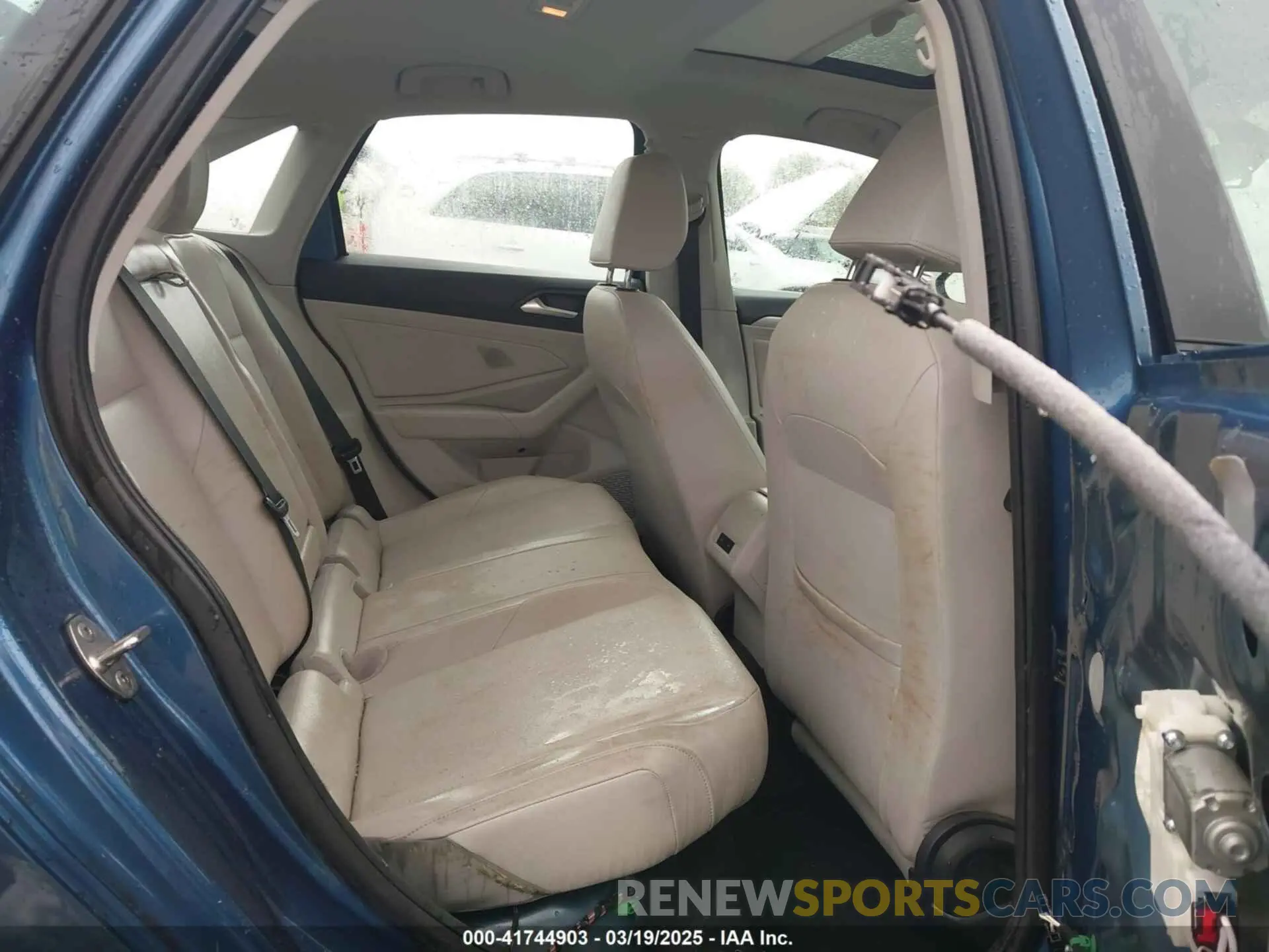 8 Photograph of a damaged car 3VWCB7BU7KM244533 VOLKSWAGEN JETTA 2019