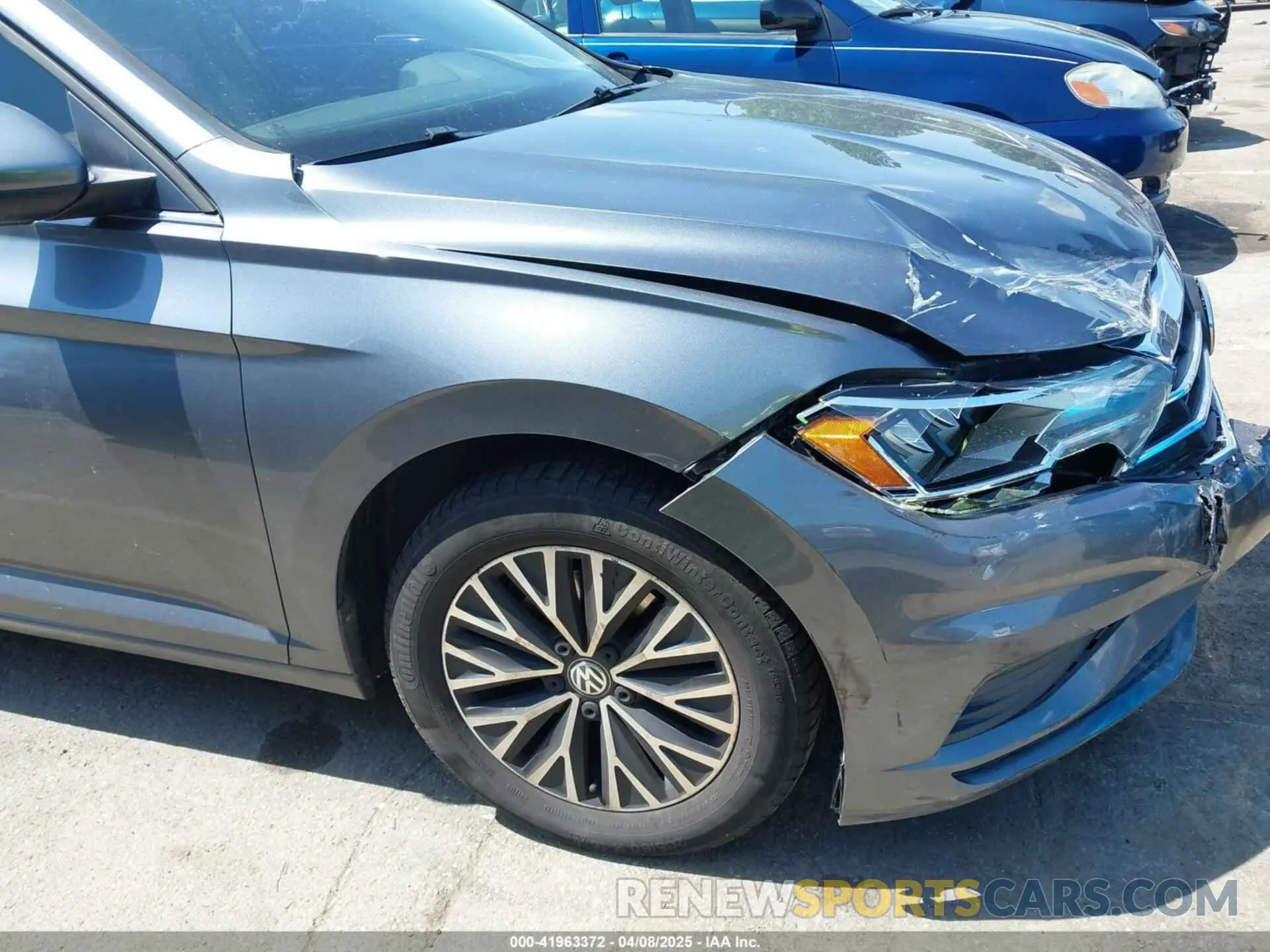 17 Photograph of a damaged car 3VWCB7BU8KM176906 VOLKSWAGEN JETTA 2019