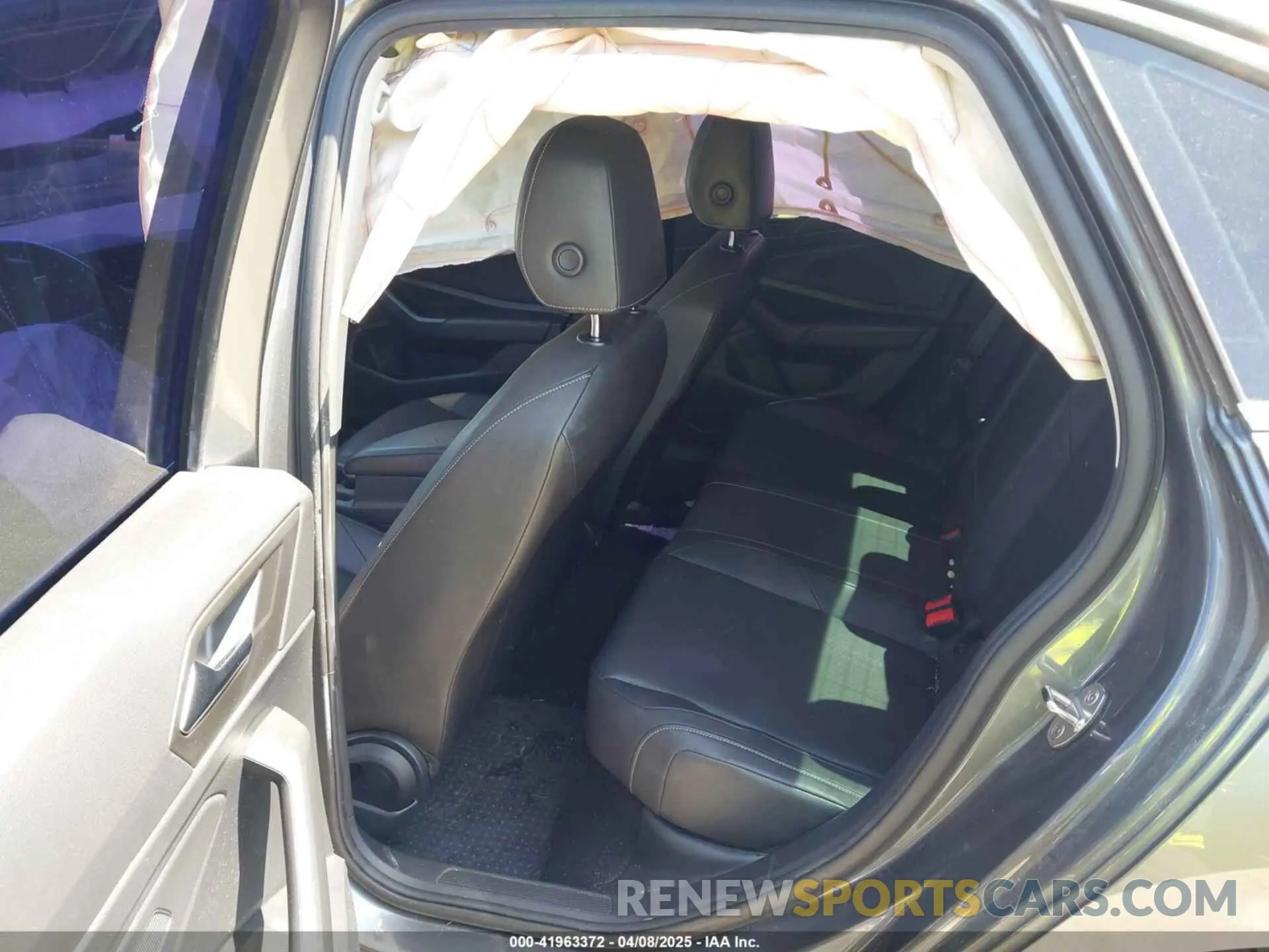 8 Photograph of a damaged car 3VWCB7BU8KM176906 VOLKSWAGEN JETTA 2019