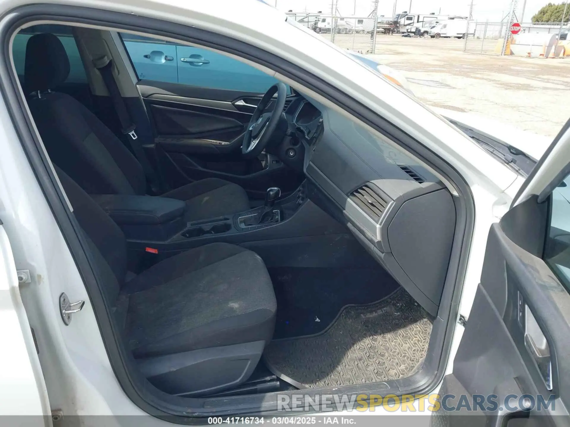 5 Photograph of a damaged car 3VWCB7BU8KM216238 VOLKSWAGEN JETTA 2019