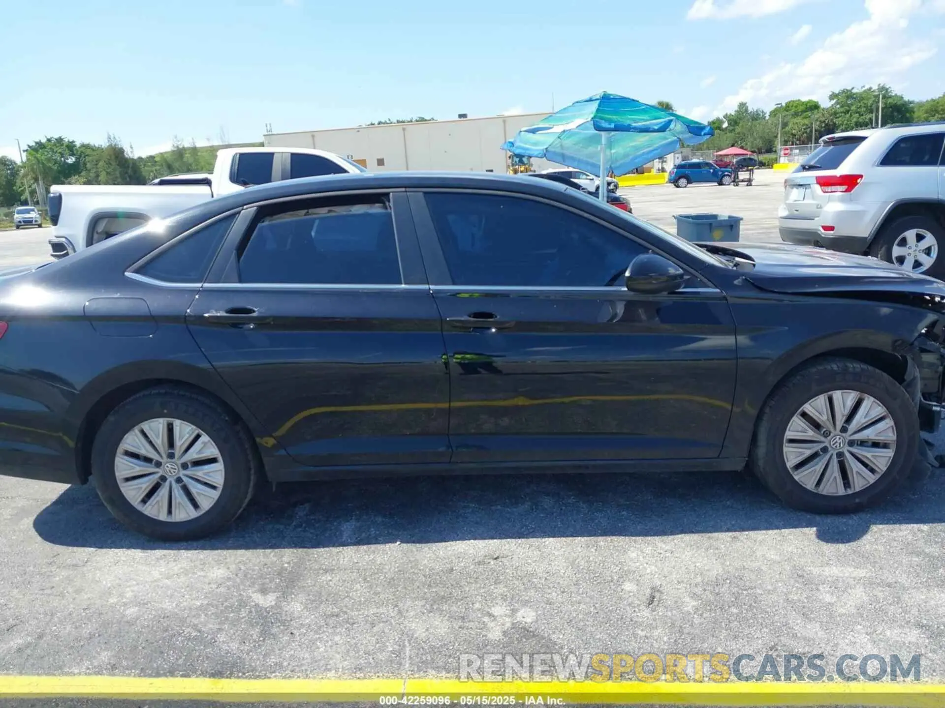 14 Photograph of a damaged car 3VWCB7BU8KM266072 VOLKSWAGEN JETTA 2019