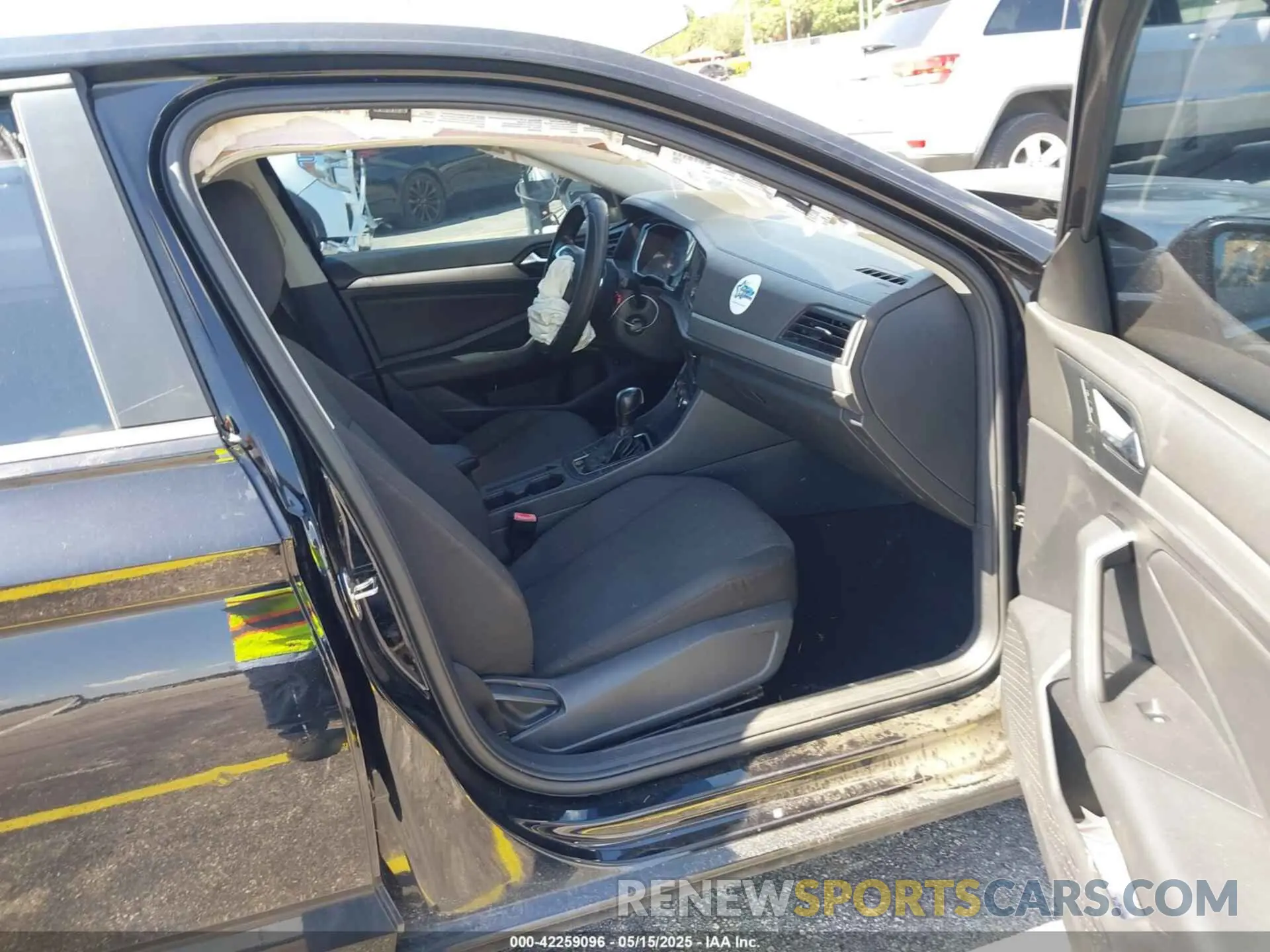 5 Photograph of a damaged car 3VWCB7BU8KM266072 VOLKSWAGEN JETTA 2019