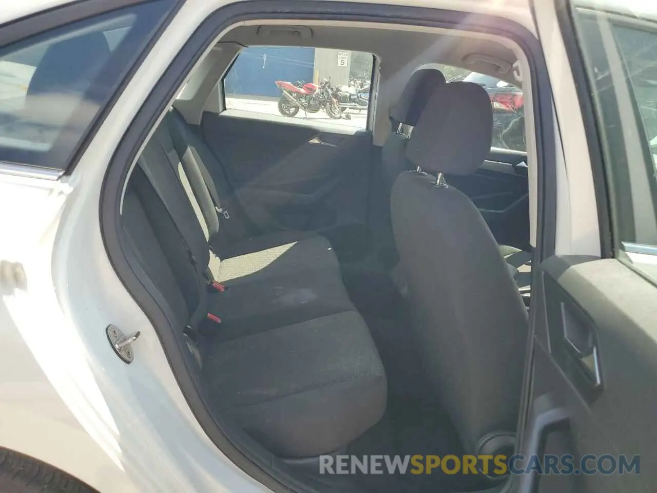 10 Photograph of a damaged car 3VWCB7BU9KM130050 VOLKSWAGEN JETTA 2019