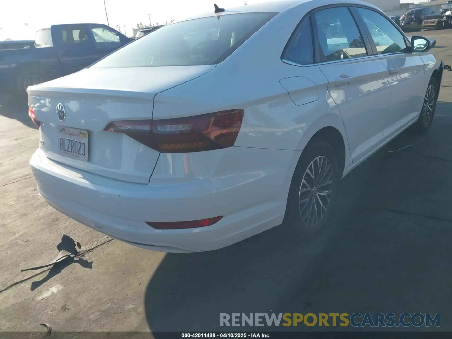 4 Photograph of a damaged car 3VWCB7BU9KM200145 VOLKSWAGEN JETTA 2019