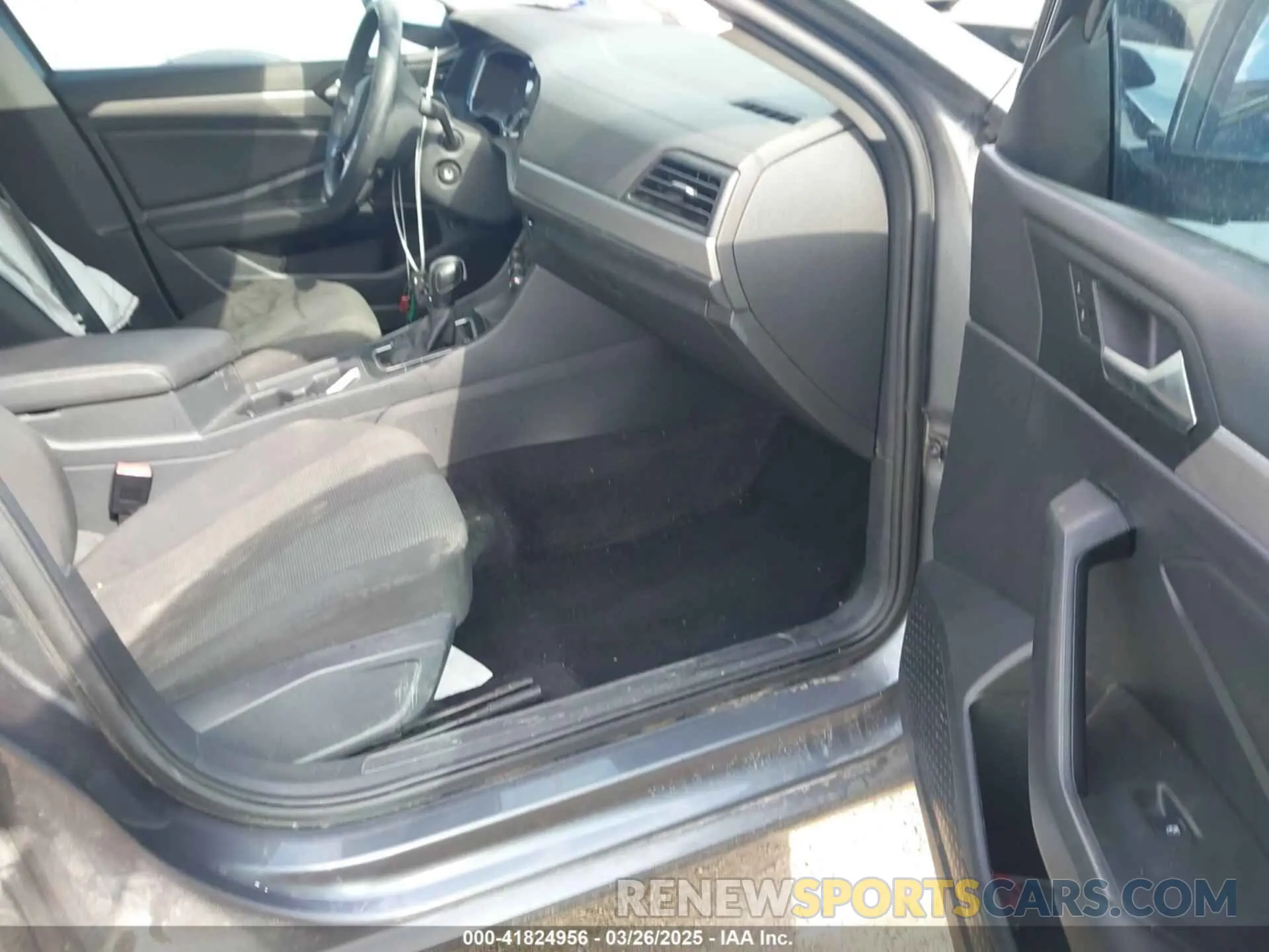 5 Photograph of a damaged car 3VWCB7BU9KM216300 VOLKSWAGEN JETTA 2019