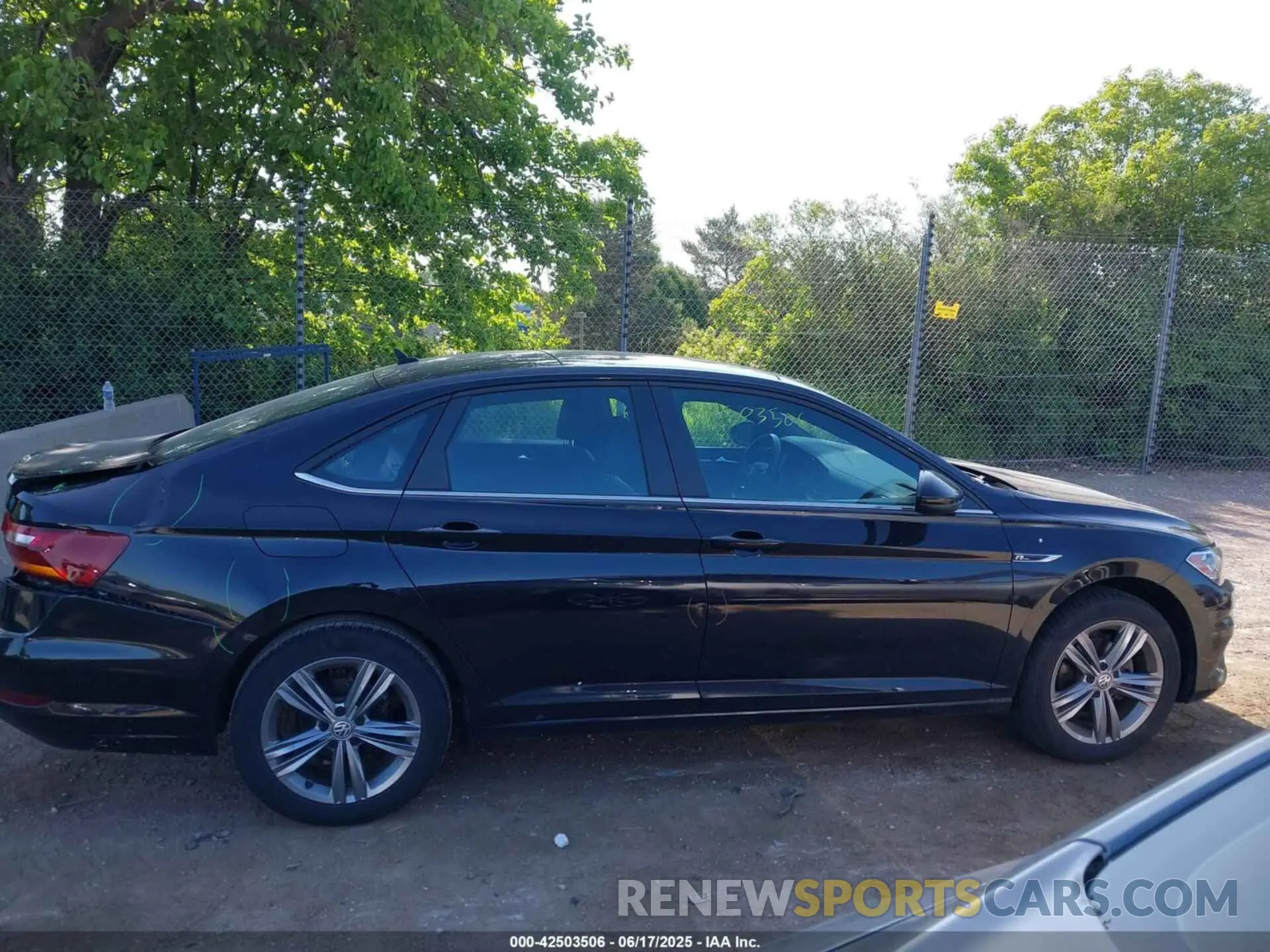 12 Photograph of a damaged car 3VWCB7BU9KM272513 VOLKSWAGEN JETTA 2019