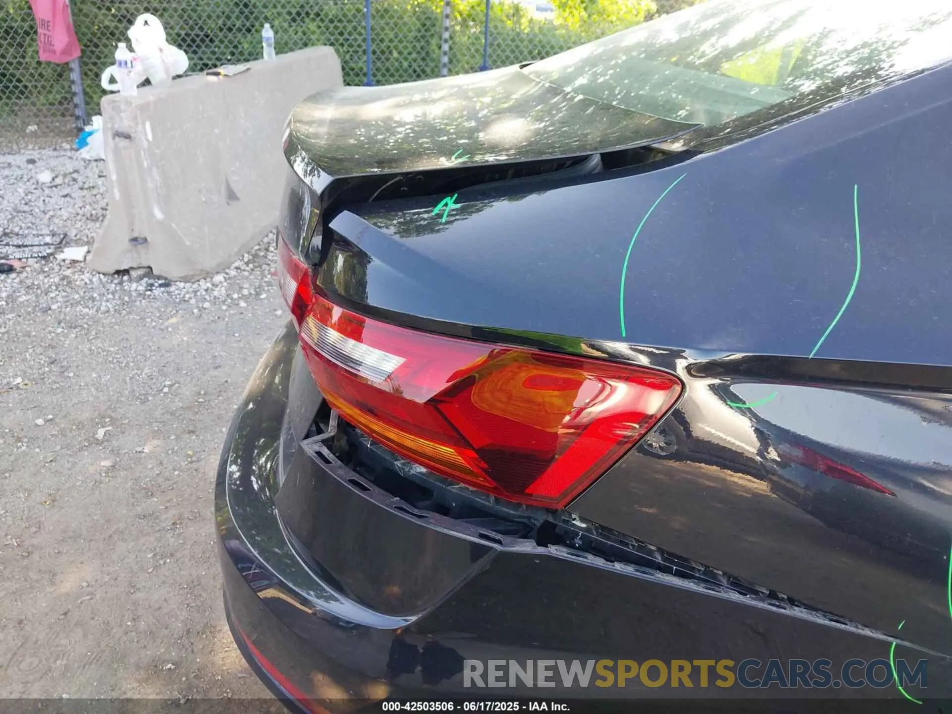 18 Photograph of a damaged car 3VWCB7BU9KM272513 VOLKSWAGEN JETTA 2019