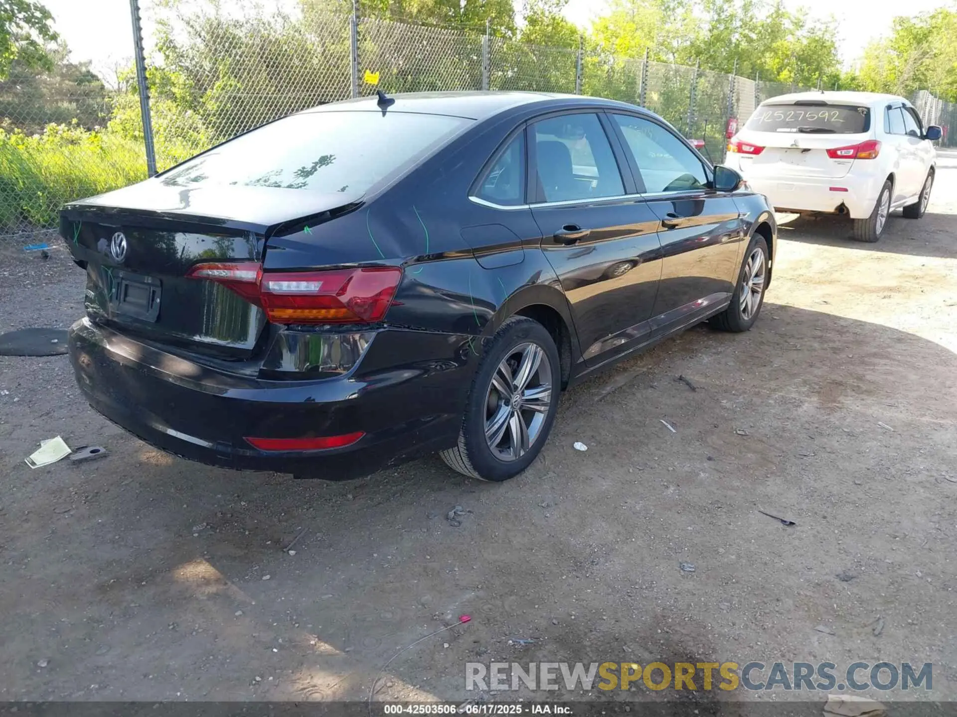 4 Photograph of a damaged car 3VWCB7BU9KM272513 VOLKSWAGEN JETTA 2019