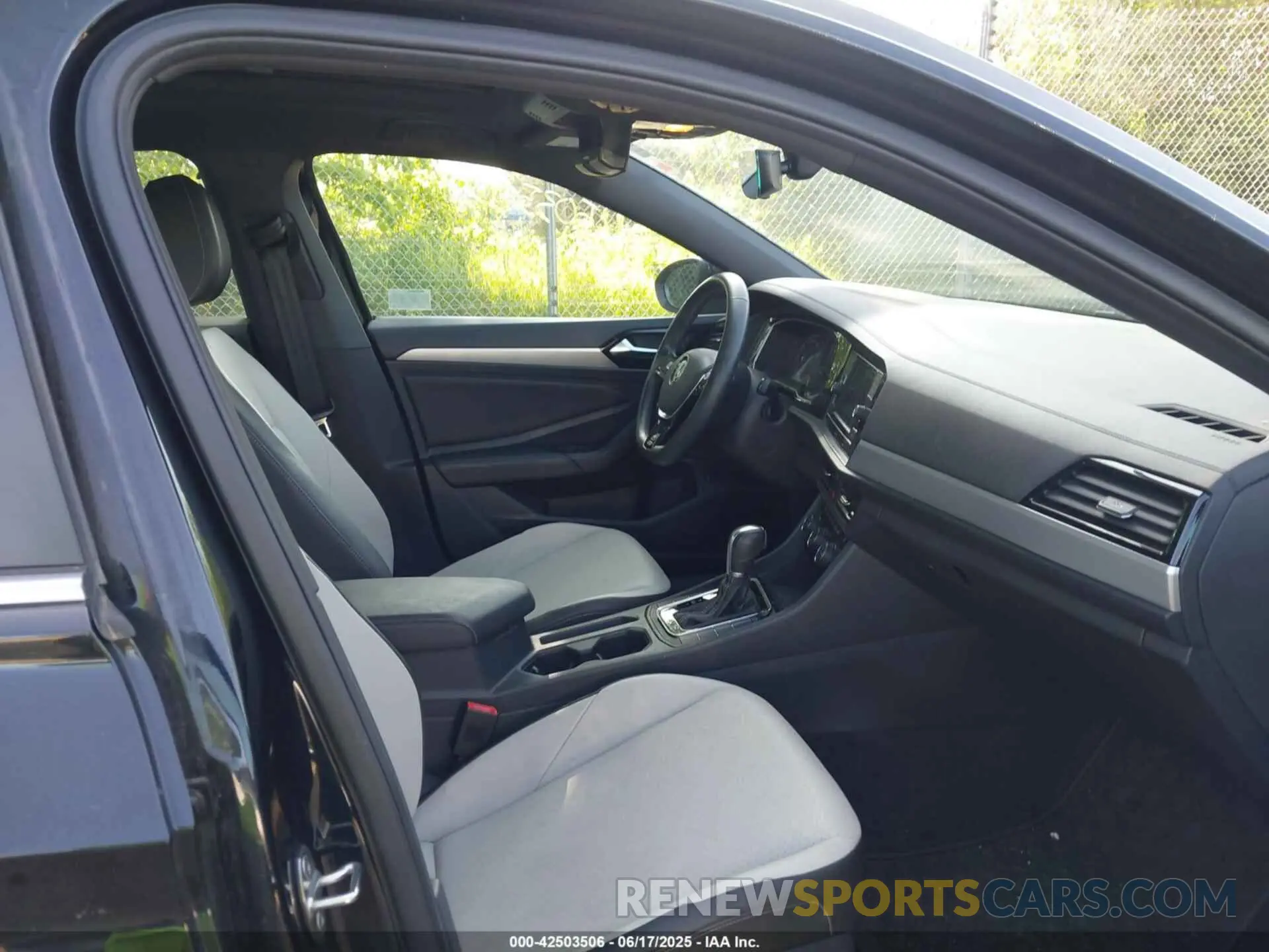 5 Photograph of a damaged car 3VWCB7BU9KM272513 VOLKSWAGEN JETTA 2019