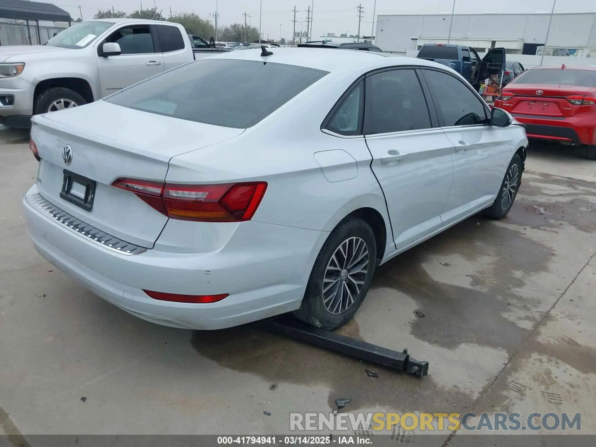 4 Photograph of a damaged car 3VWCB7BUXKM141770 VOLKSWAGEN JETTA 2019