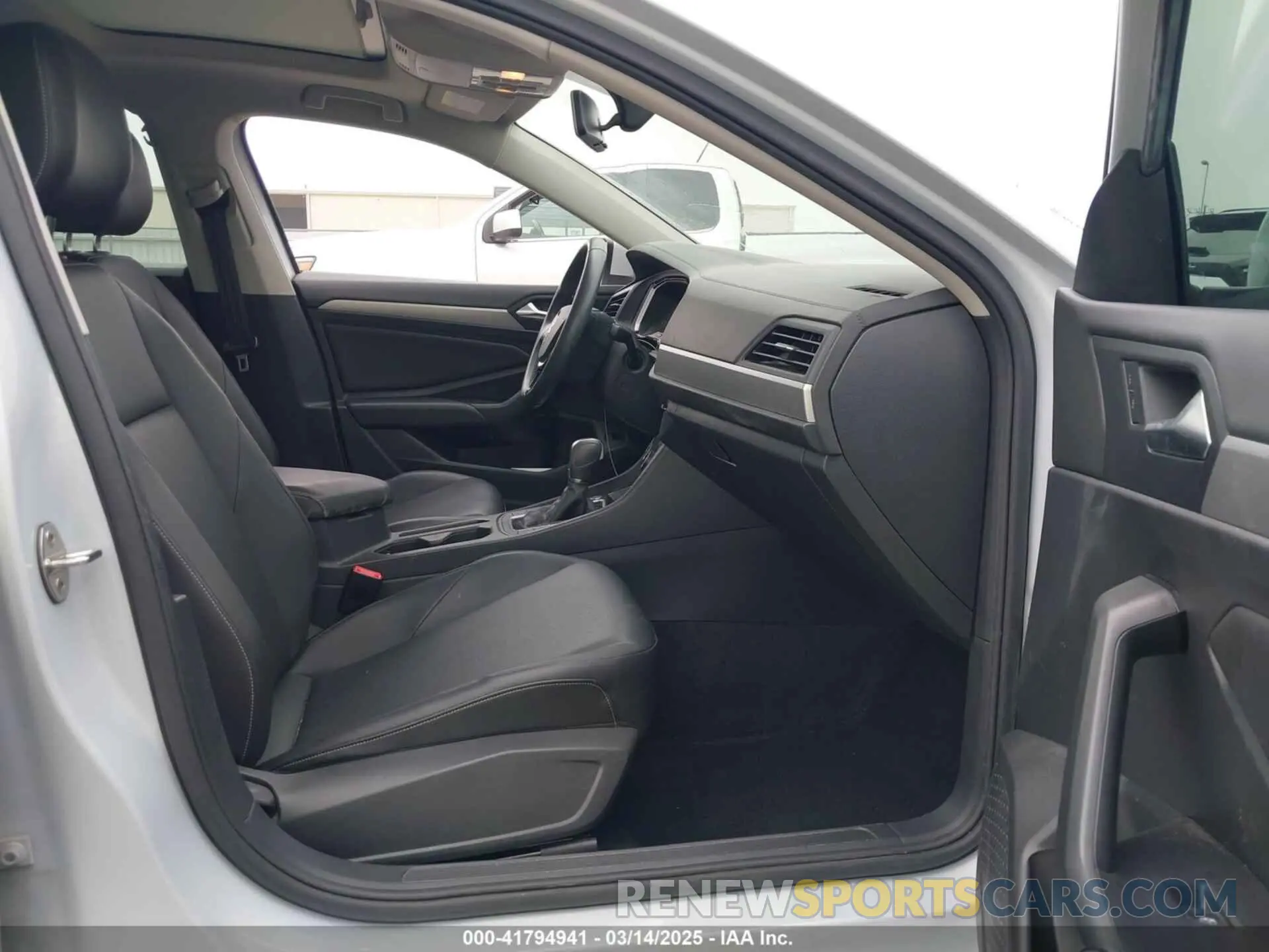5 Photograph of a damaged car 3VWCB7BUXKM141770 VOLKSWAGEN JETTA 2019
