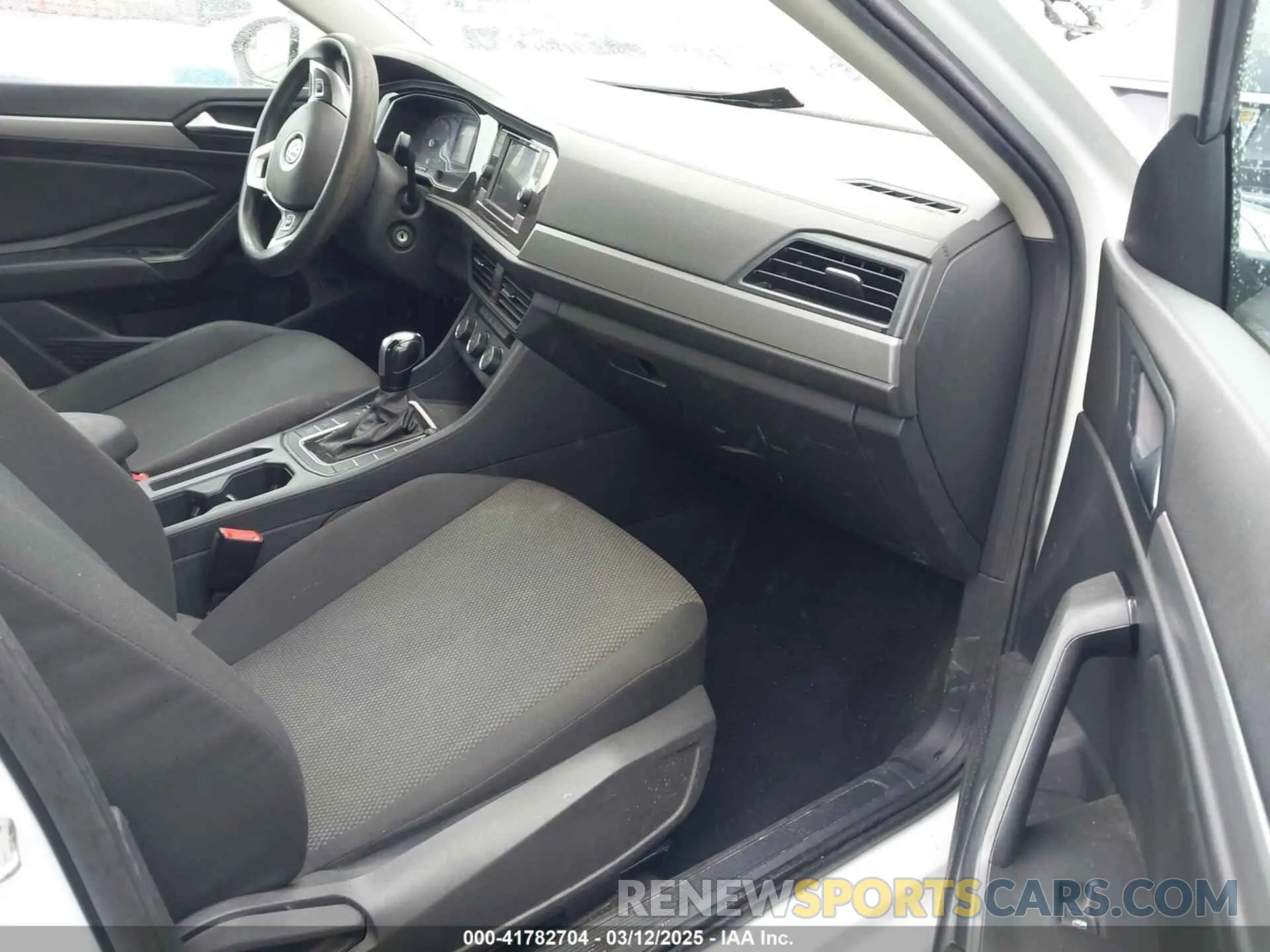 5 Photograph of a damaged car 3VWCB7BUXKM167737 VOLKSWAGEN JETTA 2019