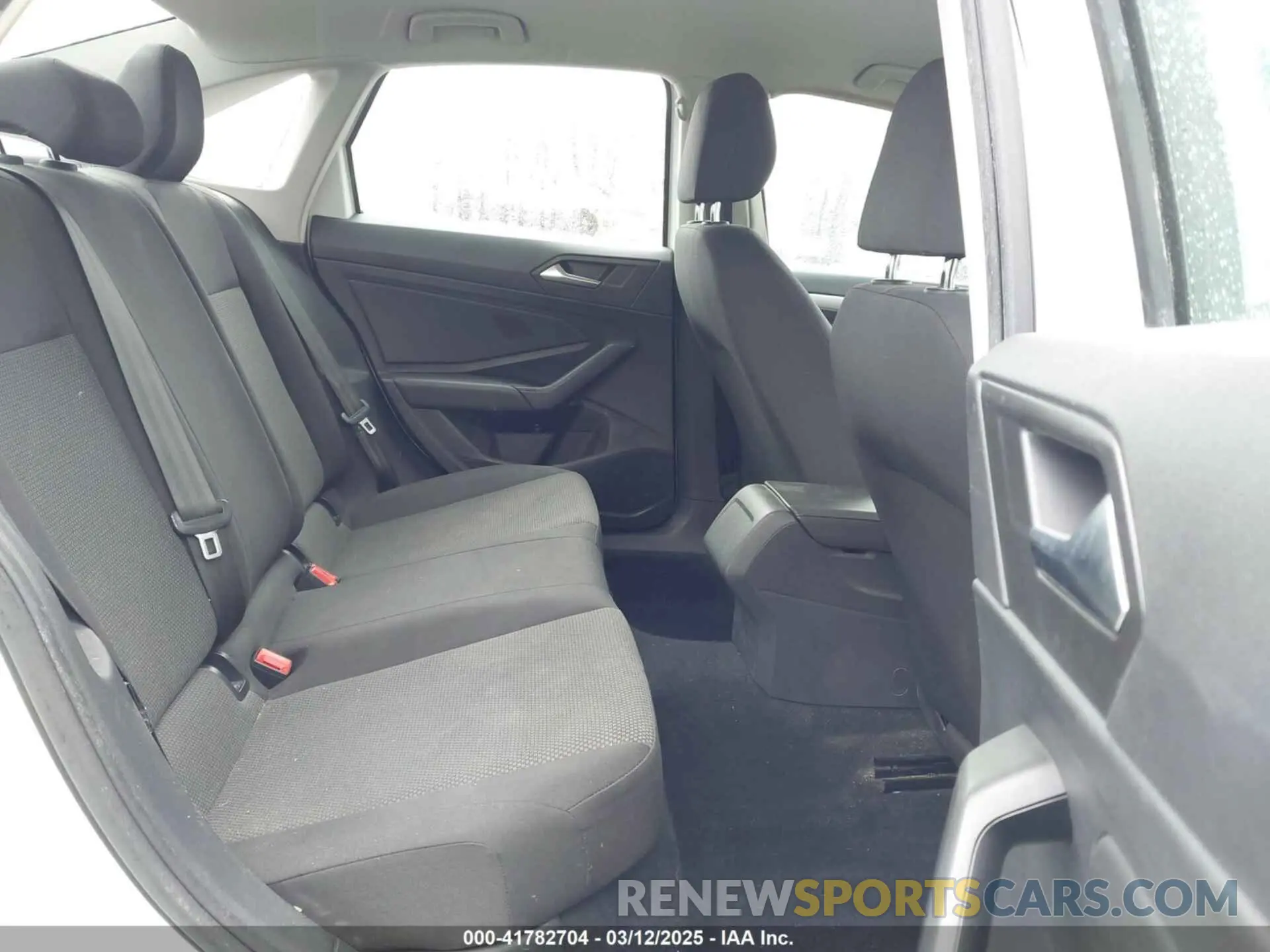 8 Photograph of a damaged car 3VWCB7BUXKM167737 VOLKSWAGEN JETTA 2019